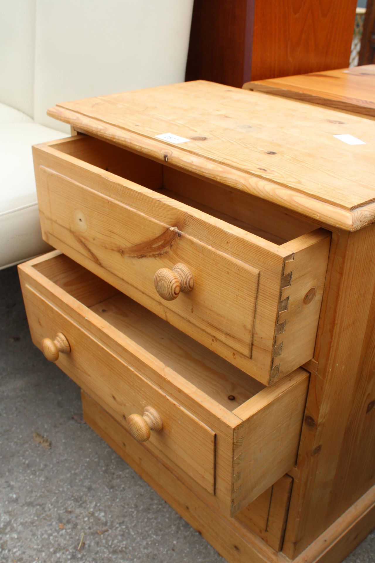 A PINE BEDSIDE CHEST OF THREE DRAWERS, 20" WIDE - Image 2 of 2
