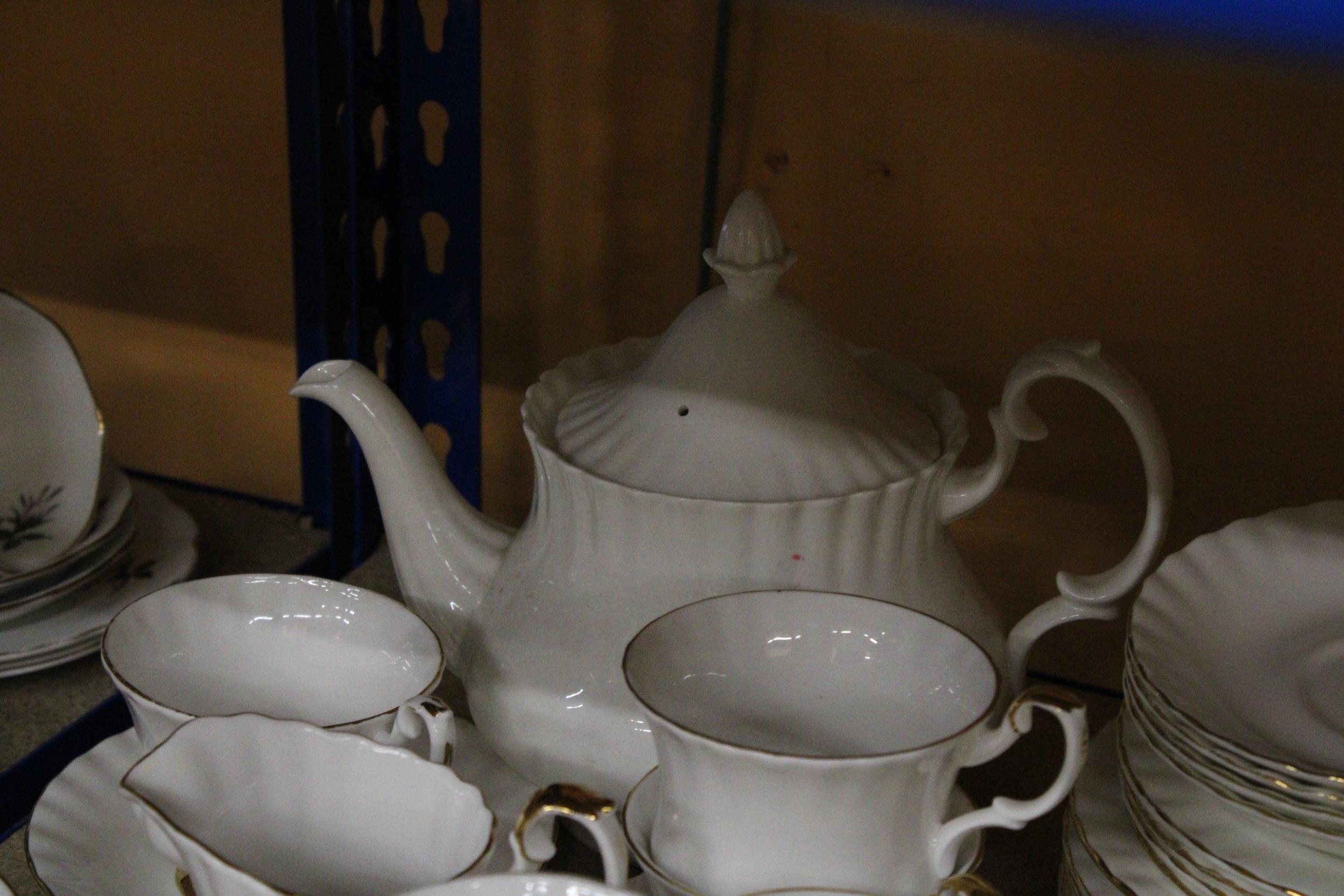 A ROYAL ALBERT "VAL DOR" EMPIRE WHITE, GOLD DECOR TEA SET TO INCLUDE CUPS, SAUCERS, SIDEPLATES, - Image 3 of 6