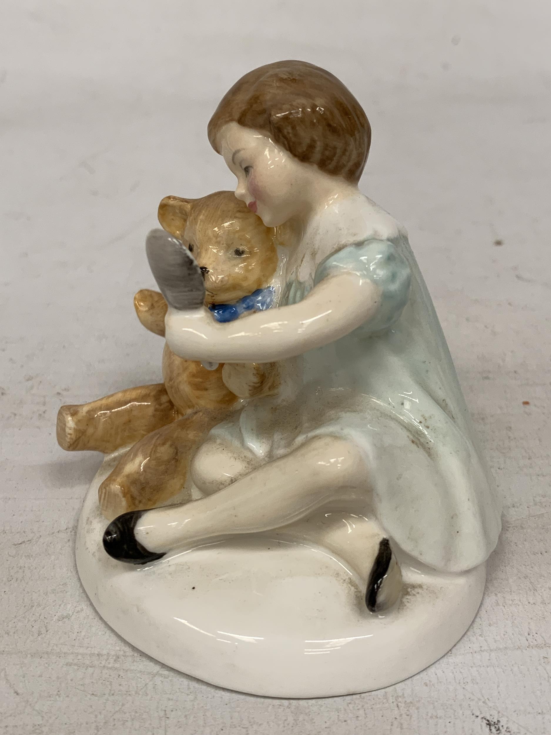 A ROYAL DOULTON FIGURE "MY TEDDY" HN 2177 - Image 4 of 5