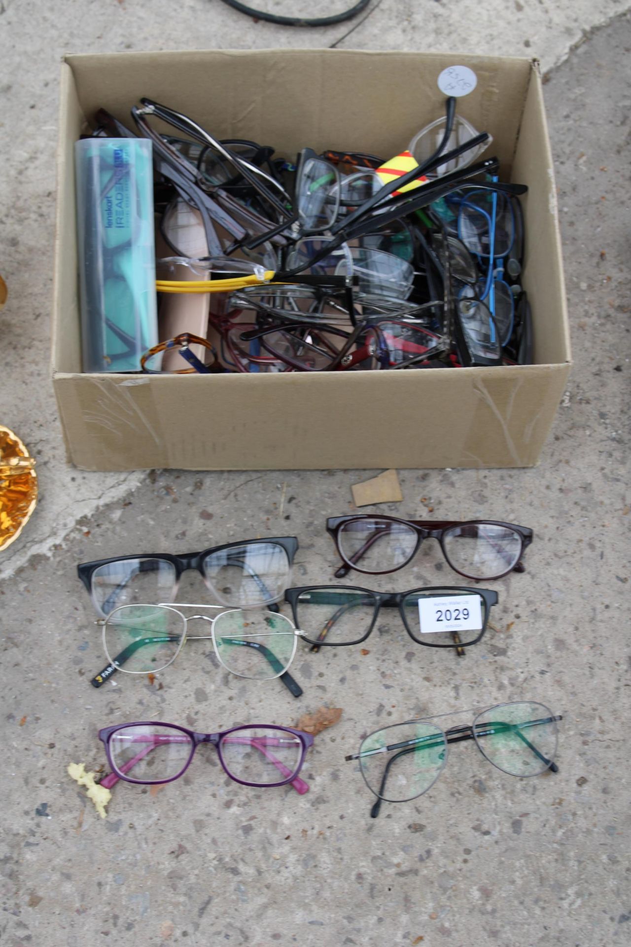 AN ASSORTMENT OF VARIOUS GLASSES