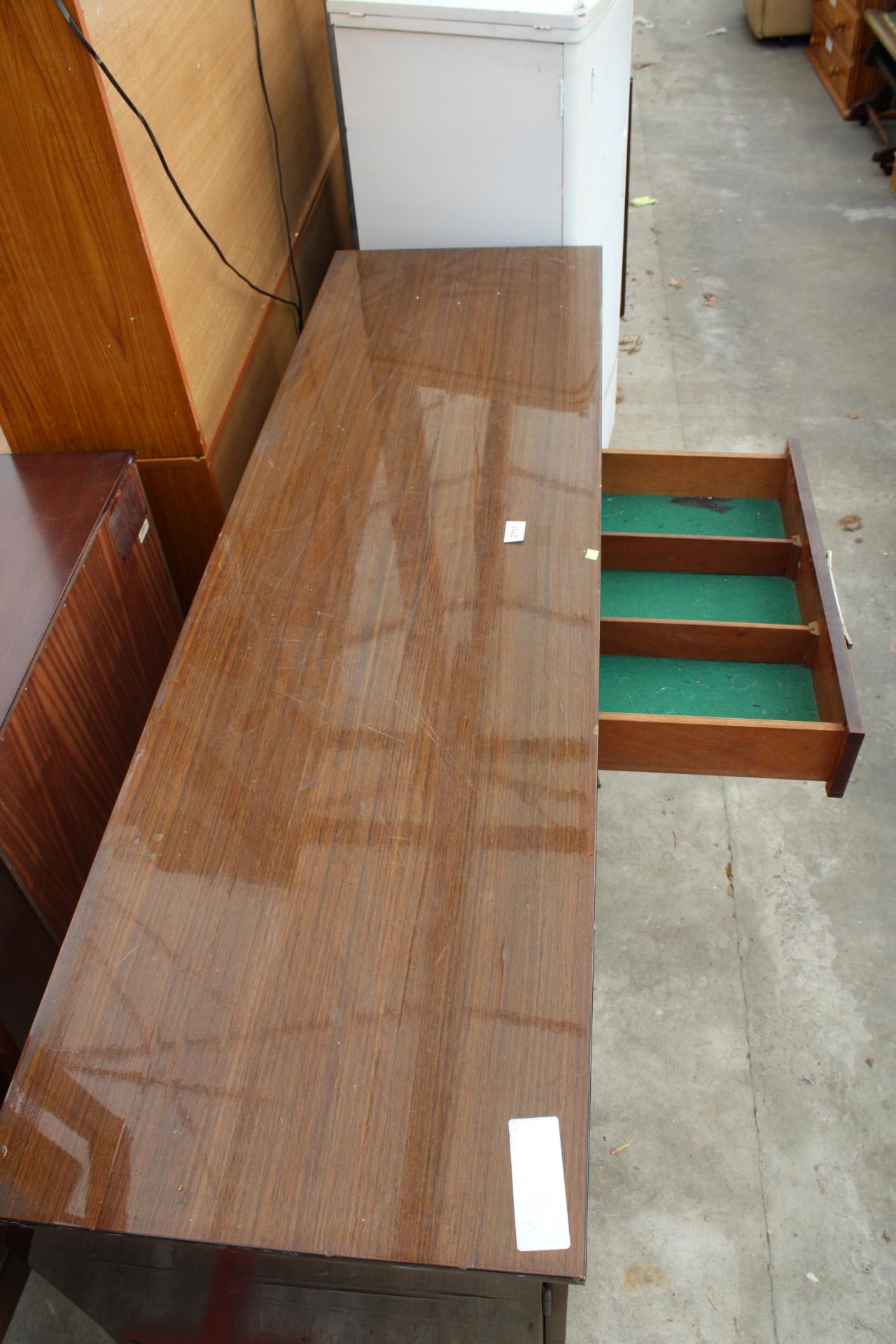 A RETRO SIDEBOARD ENCLOSING DRAWERS AND CUPBOARDS, 59" WIDE - Image 2 of 3