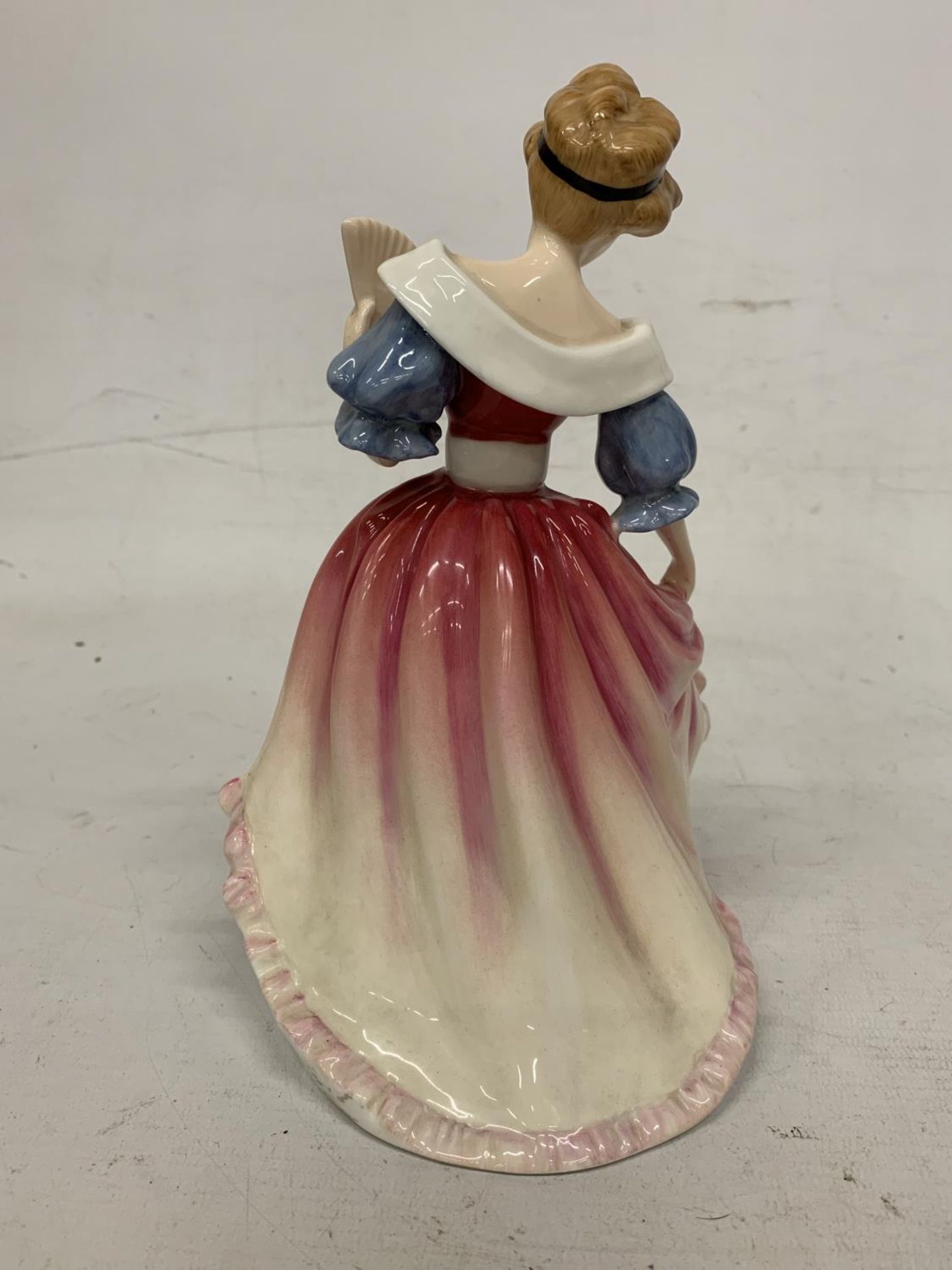A ROYAL DOULTON FIGUREOF OF THE YEAR "AMY" HN 3316 - Image 3 of 5