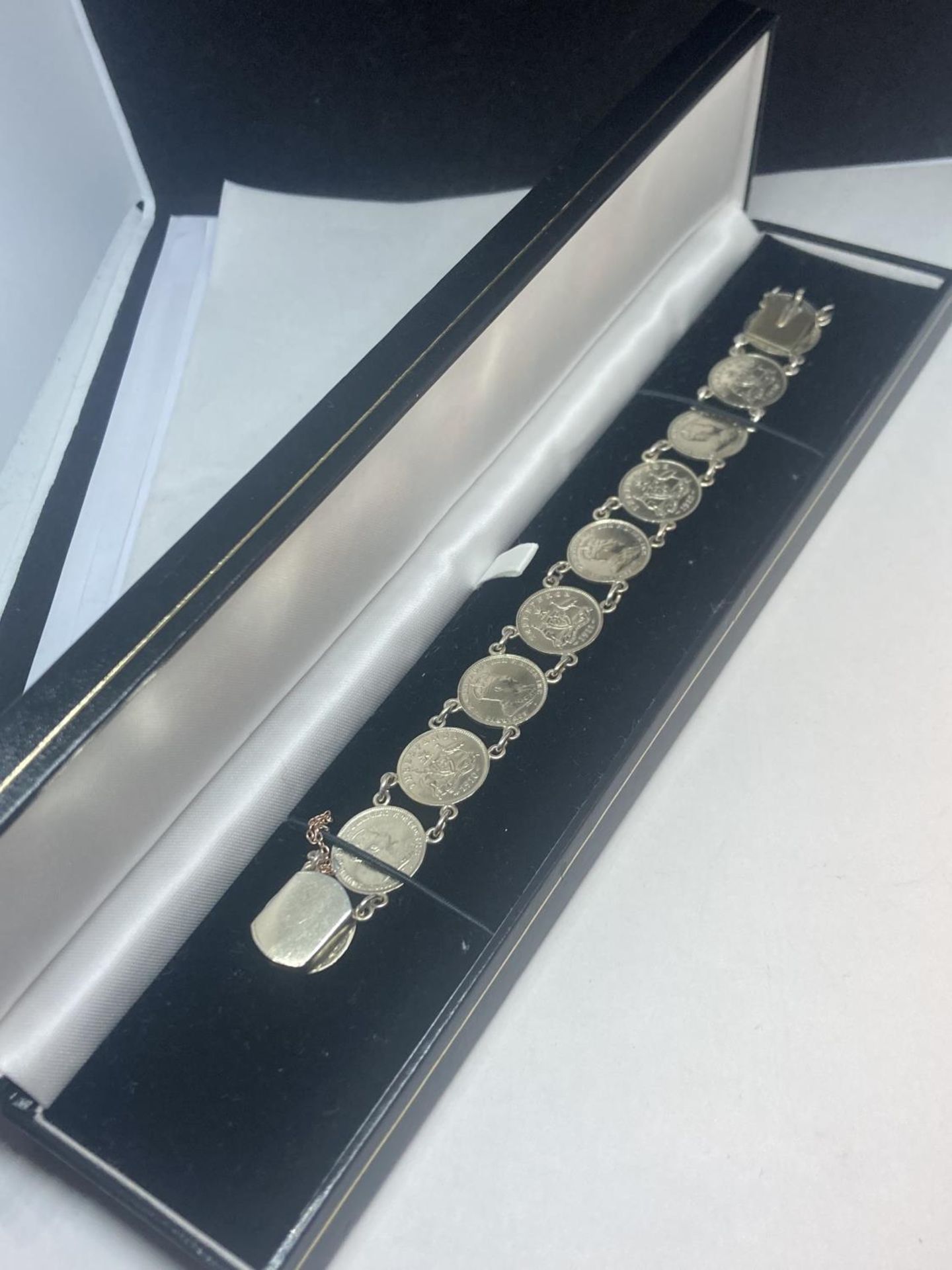 A THREE PENCE SILVER COIN BRACELET IN A PRESENTATION BOX - Image 2 of 8