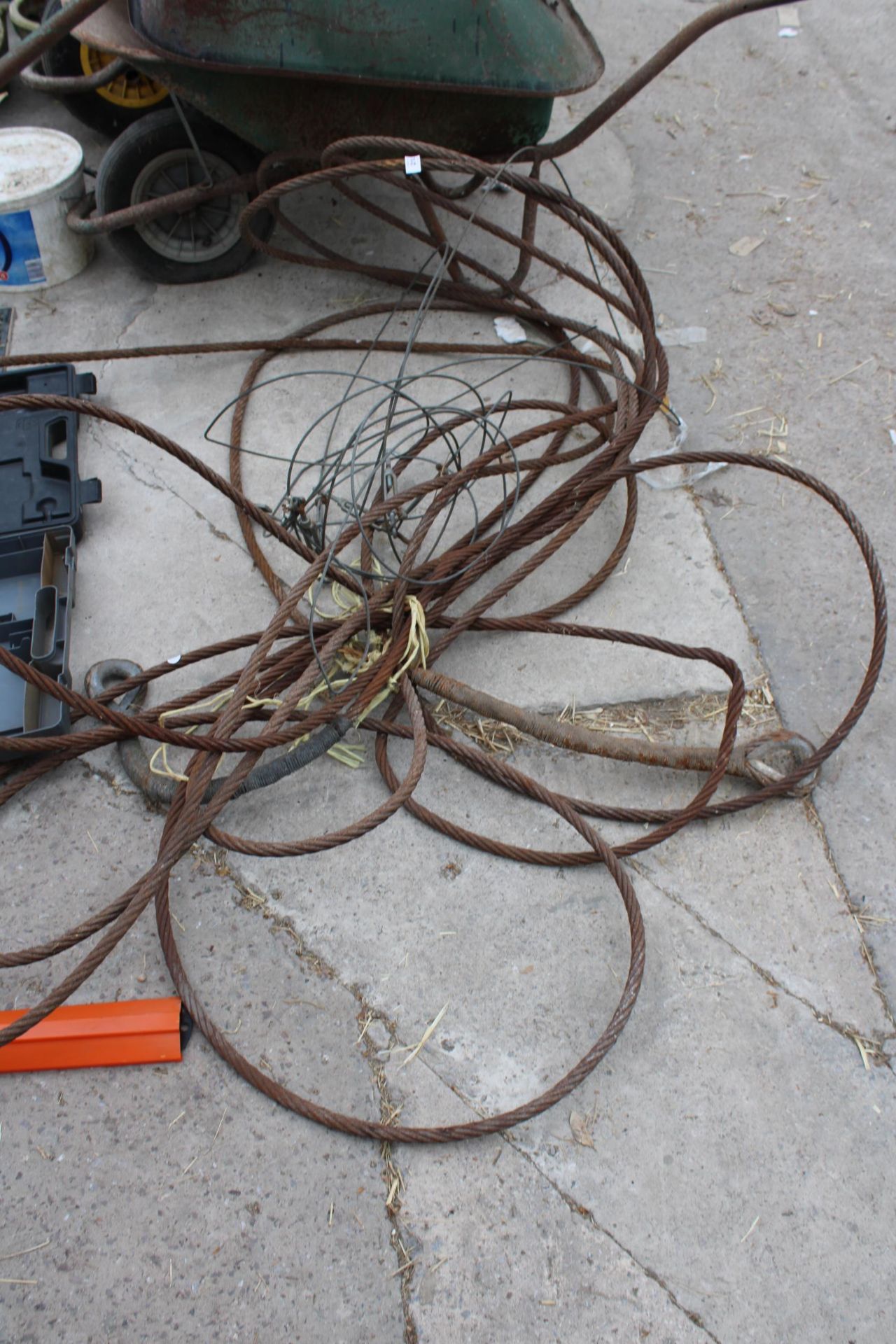 A HEAVY DUTY TOWING WIRE ROPE - Image 2 of 2
