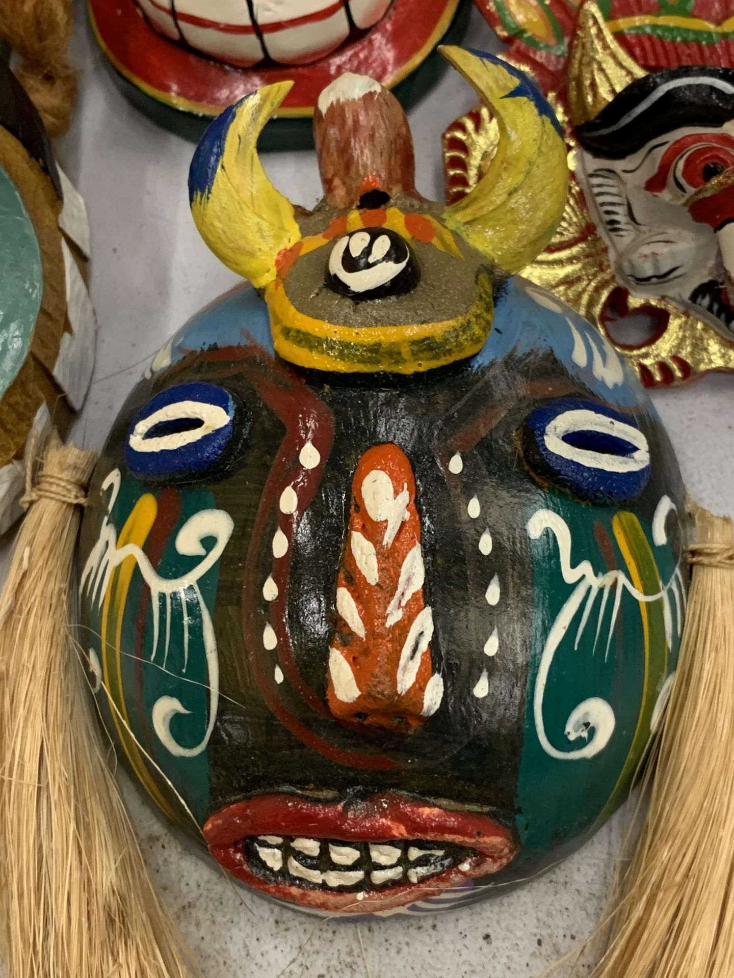 A COLLECTION OF TRIBAL MASKS - Image 2 of 5