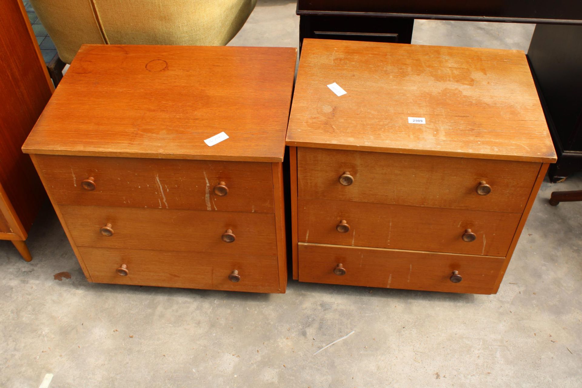 A PAIR OF RETRO TEAK CHESTS OF THREE DRAWERS, 23" WIDE EACH