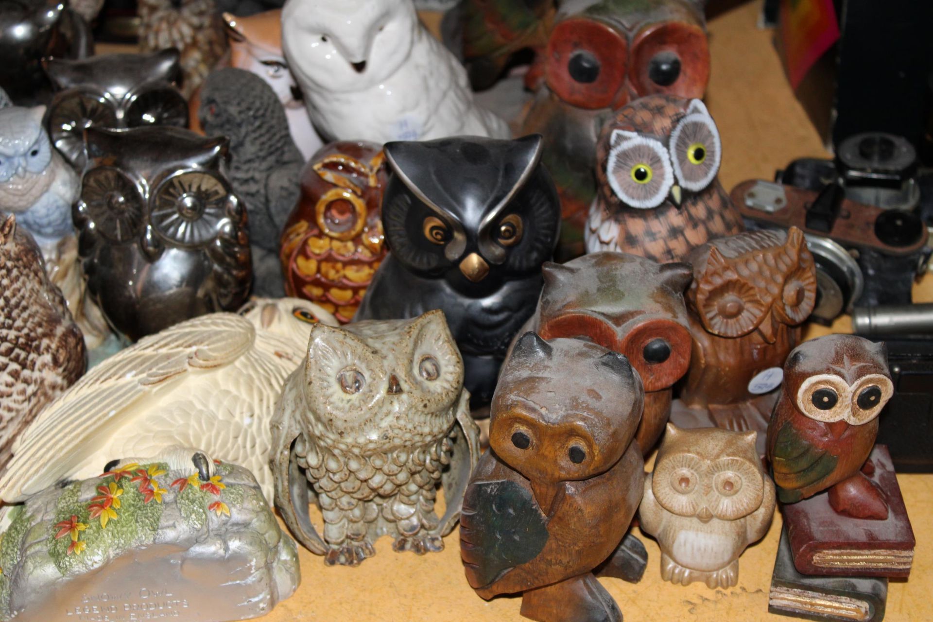A COLLECTION OF 30+ OWL FIGURES, PLUS A TABLE LAMP WITH A DEER BASE AND A LARGE FIGURE OF A BOY - - Image 4 of 5