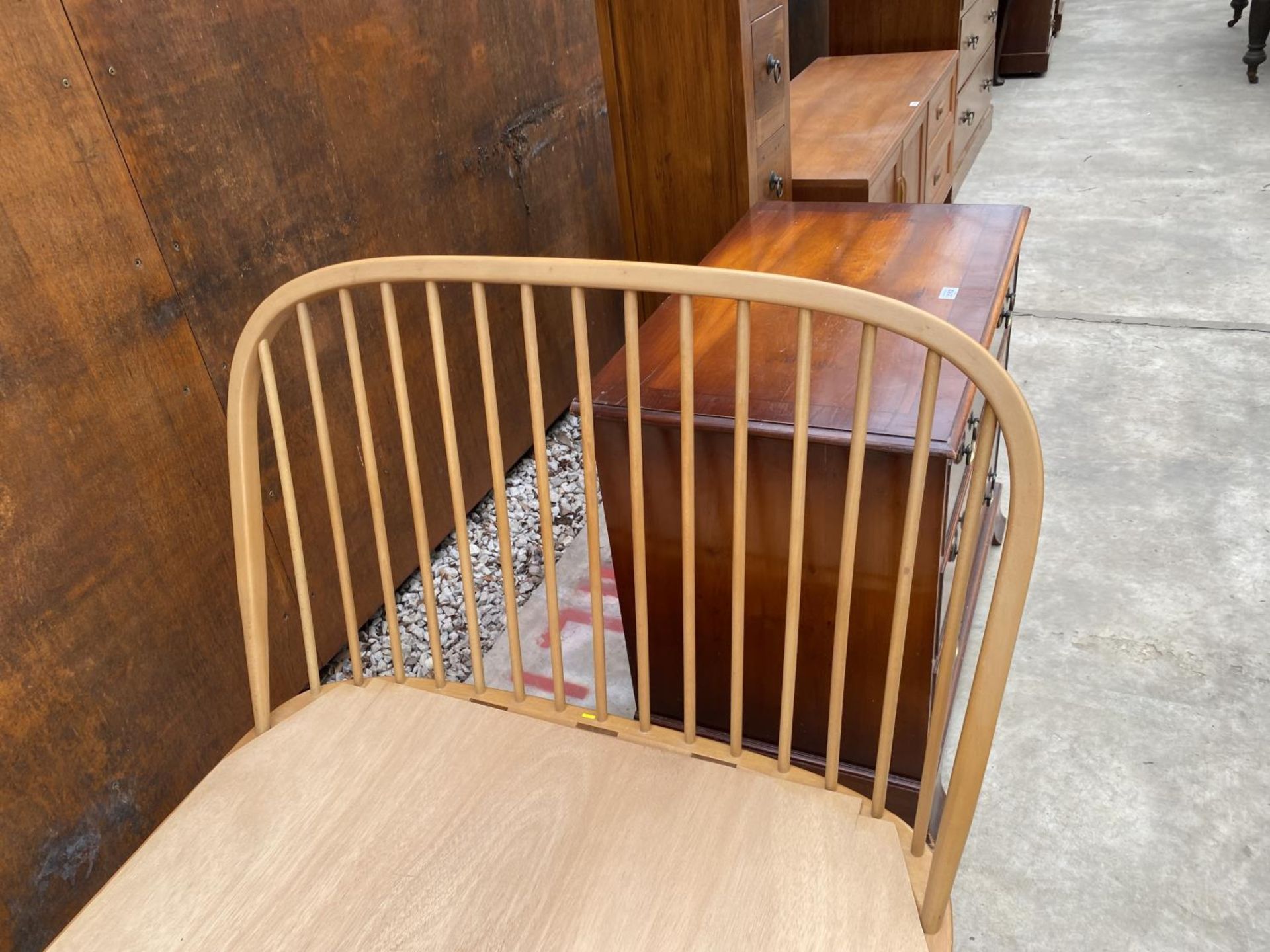 AN ERCOL BLUE LABEL BLONDE 3'6" WINDSOR STYLE BED - Image 2 of 6