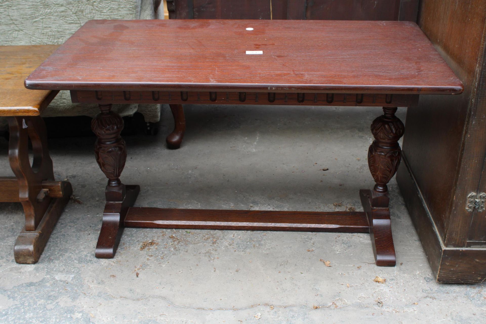 A MODERN OAK COFFEE TABLE ON BULBOUS PEDESTALS, 36" X 20" - Image 2 of 3