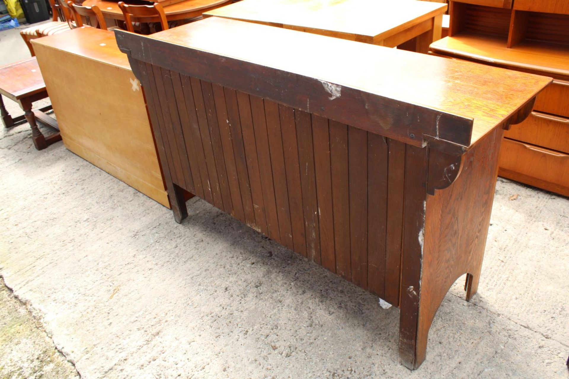 AN ART NOUVEAU OAK SIDEBOARD WITH CENTRAL EMBOSSED COPPER PANEL - 66" WIDE - Image 5 of 5