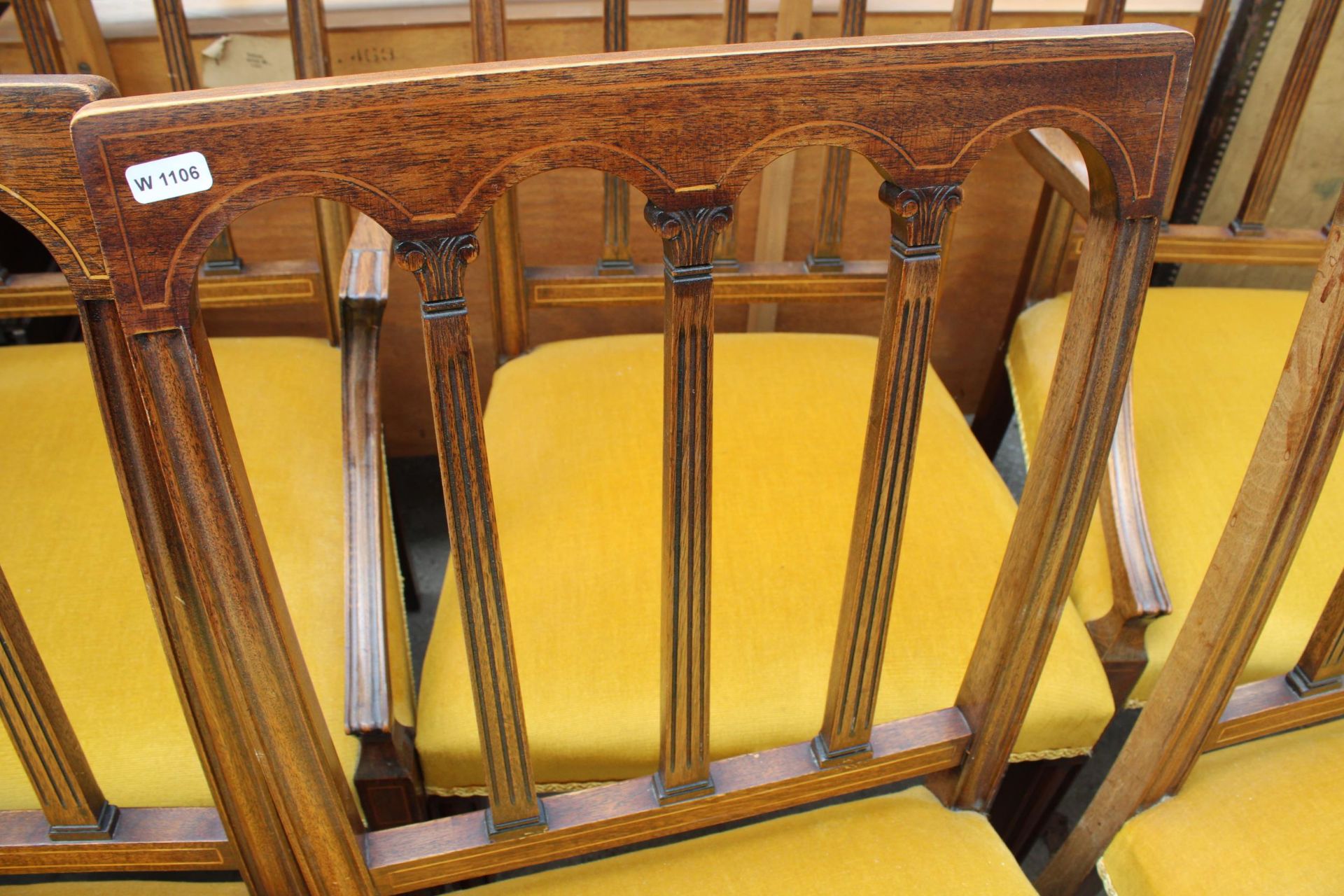 A SET OF EIGHT MAHOGANY AND INLAID REGENCY STYLE DINING CHAIRS, TWO BEING CARVERS ON TAPERING - Image 4 of 4