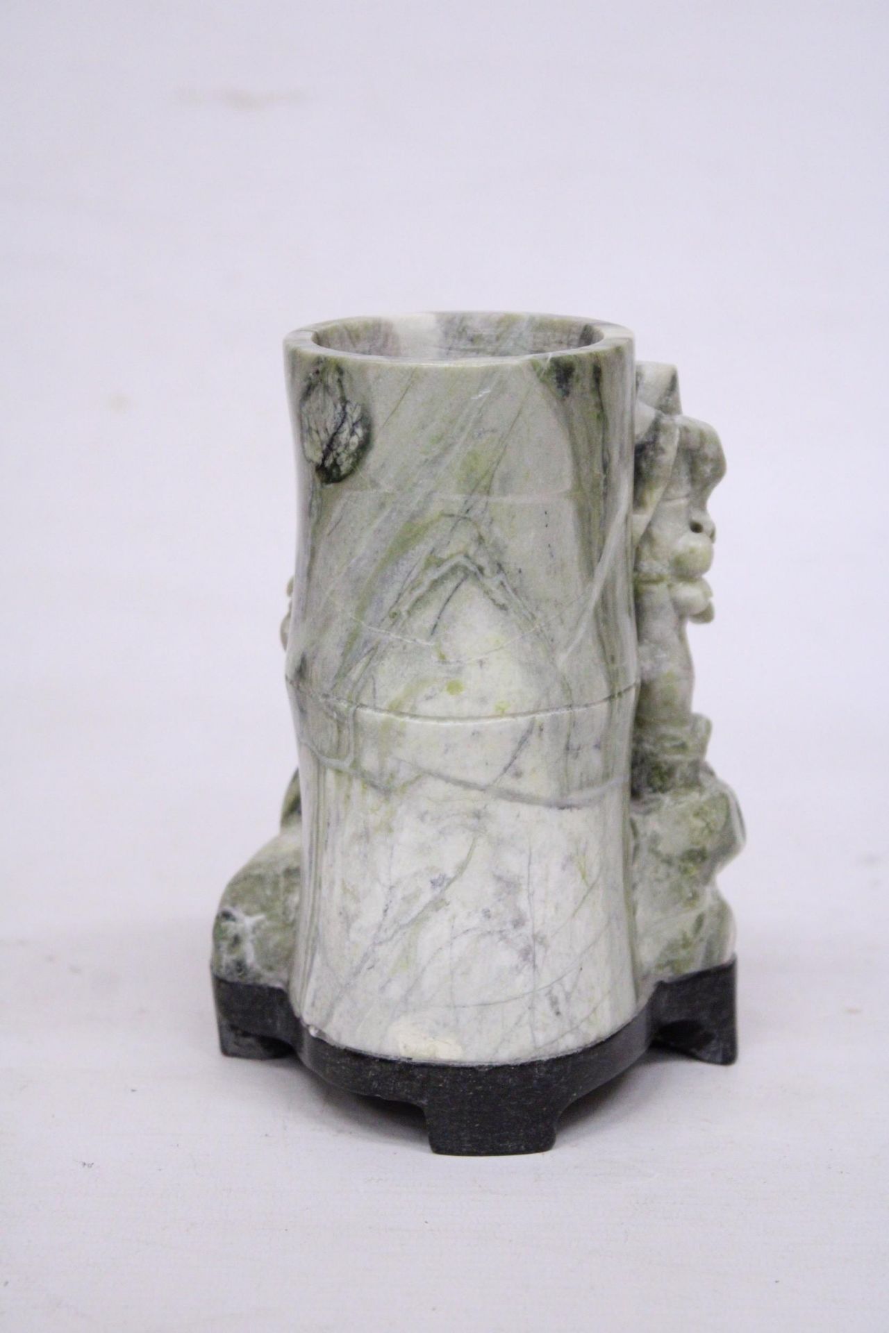 A CHINESE SOAPSTONE PAINTBRUSH POT - Image 4 of 5