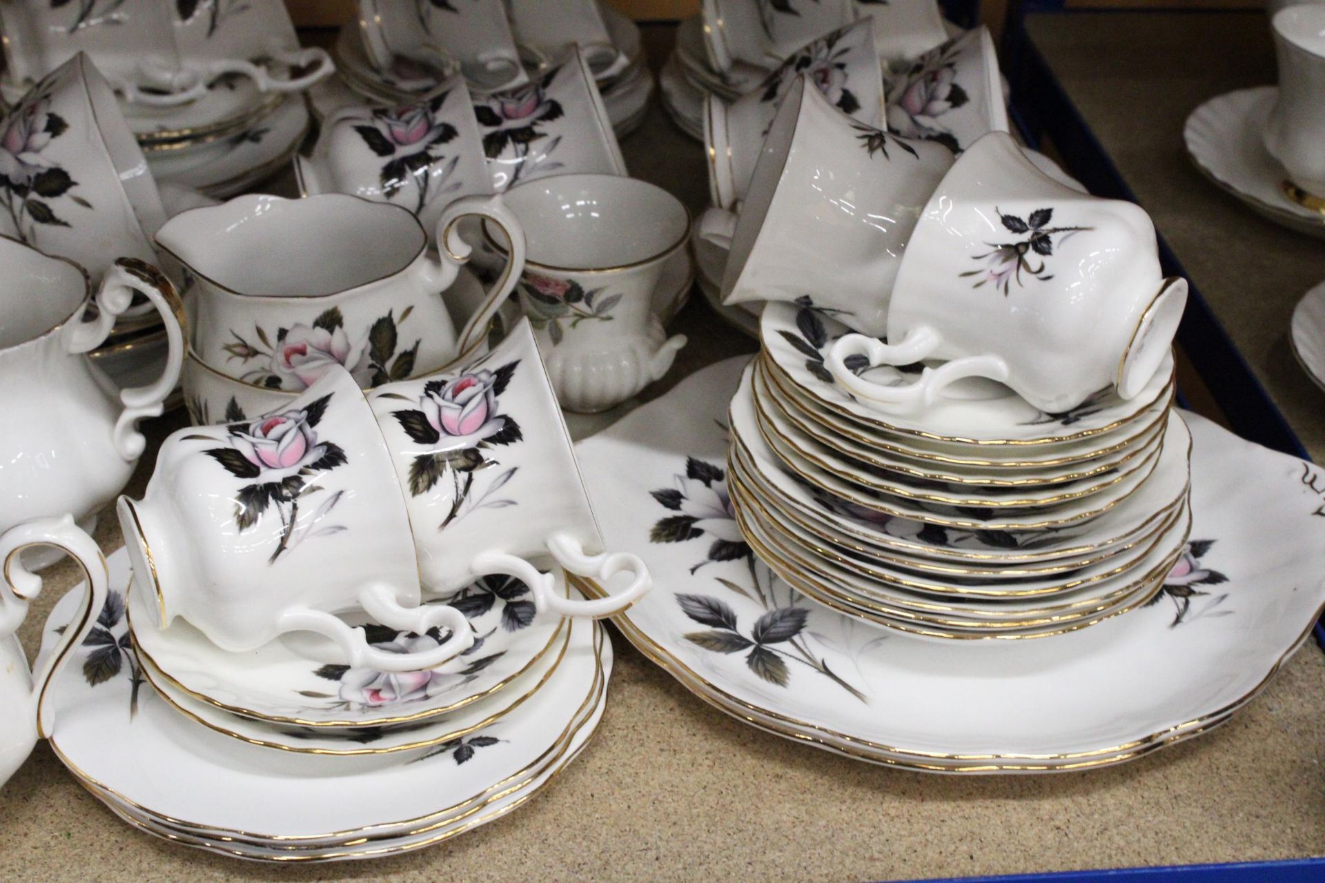 A LARGE QUANTITY OF ROYAL ALBERT "QUEEN'S MESSENGER" TO INCLUDE SANDWICH TRAY, COFFEE CUPS AND - Image 4 of 6