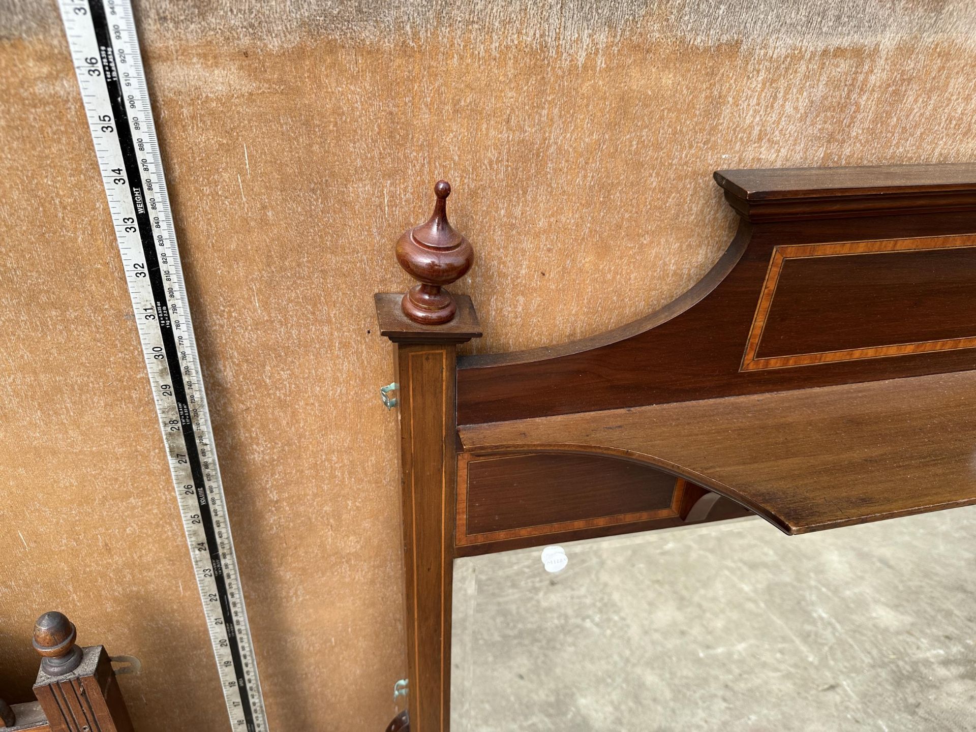 AN INLAID MAHOGANY OVERMANTLE MIRROR - Image 2 of 3