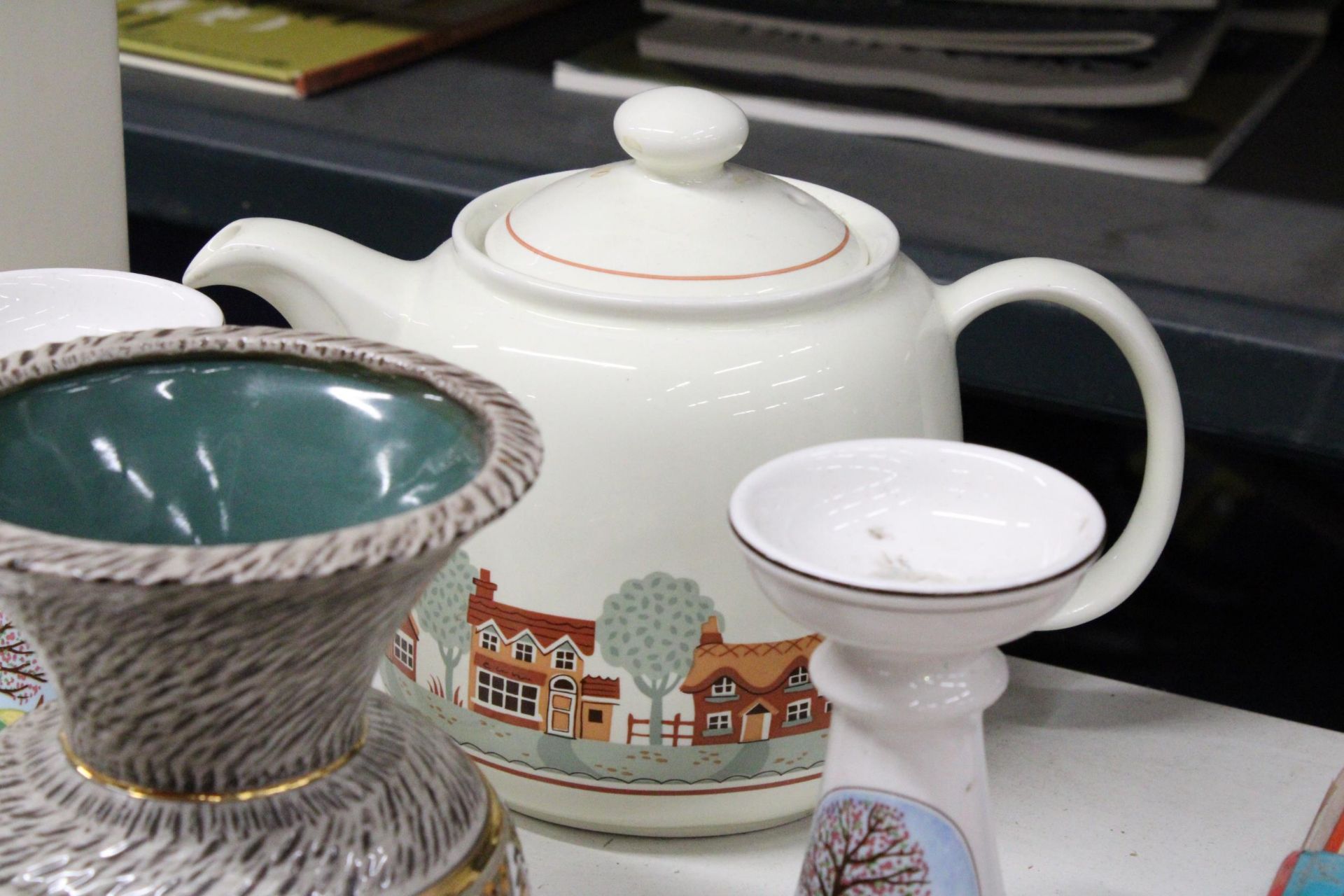 A PAIR OF VILLEROY AND BOCH CANDLESTICKS, A SADLER TEAPOT AND A STUDIO POTTERY VASE - Image 3 of 4
