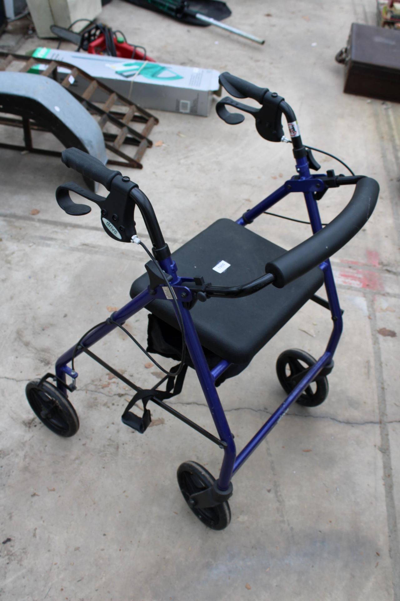 A DRIVE FOLDING WALKING AID - Image 2 of 2