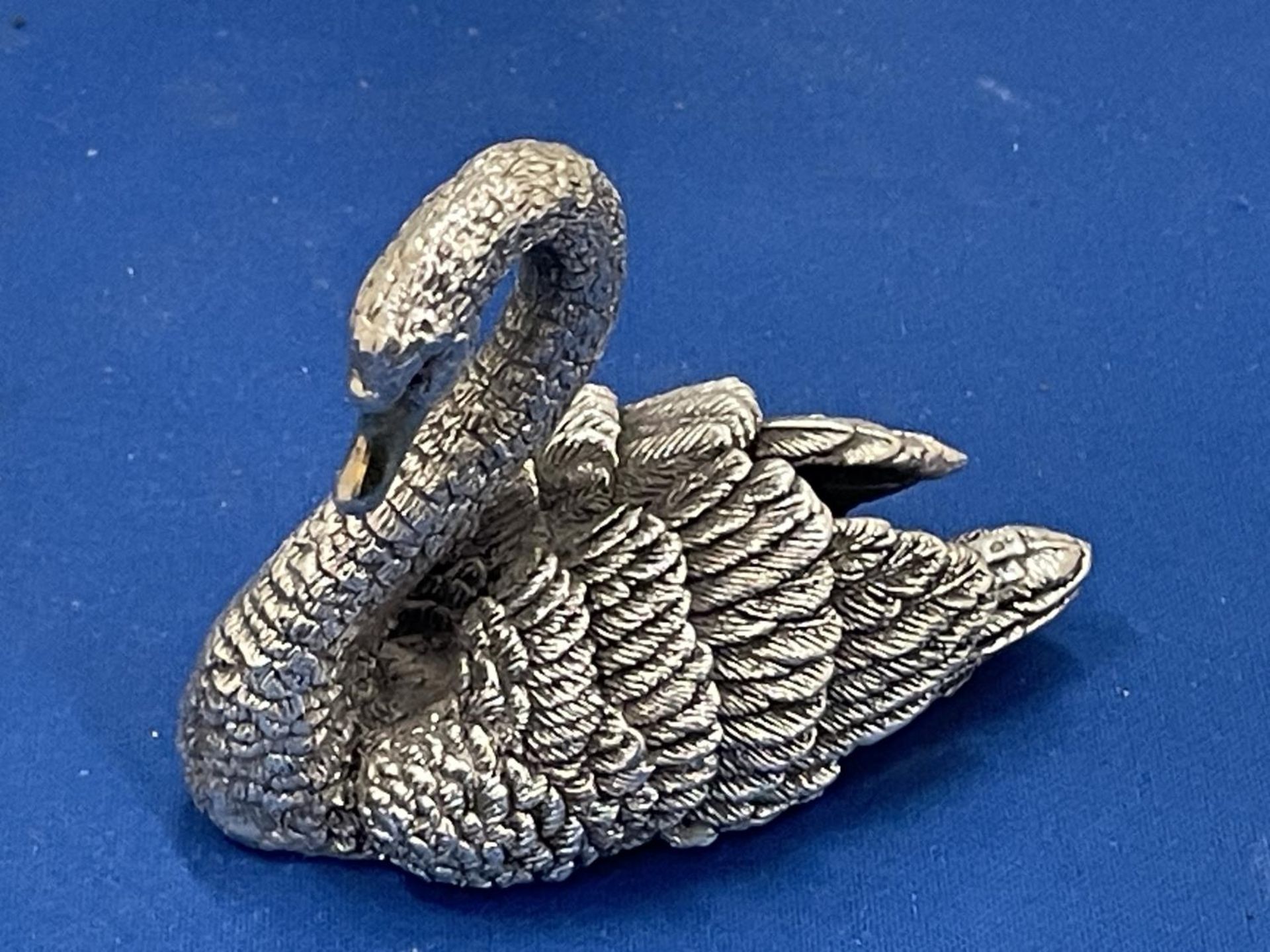 A COMYNS HALLMARKED FINE SILVER (FILLED) LITTLE SWAN - Image 2 of 8