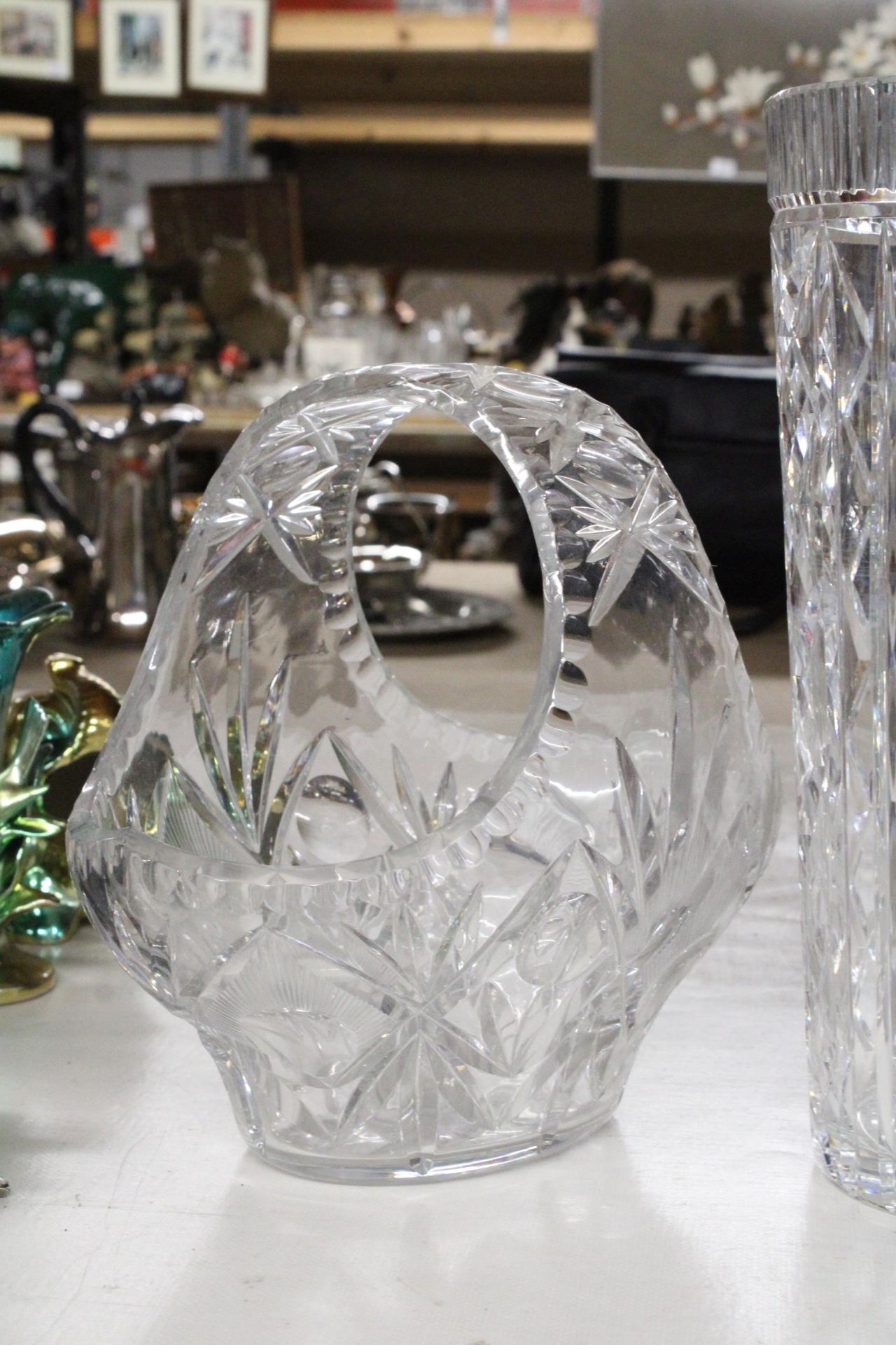 TWO PIECES OF CUT GLASS TO INCLUDE A VASE AND A BASKET - Image 3 of 4