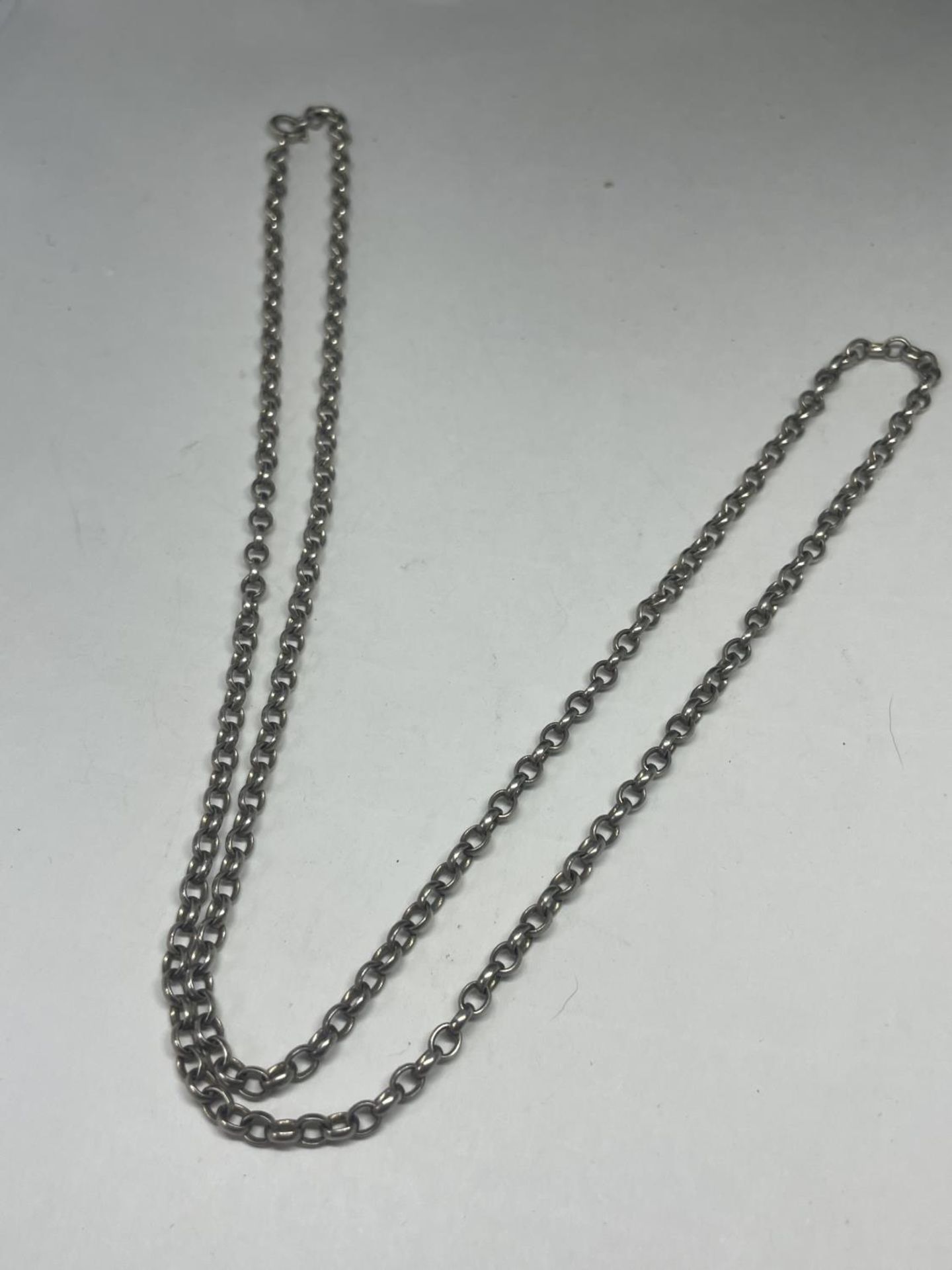 A SILVER BELCHER CHAIN NECKLACE LENGTH 26"