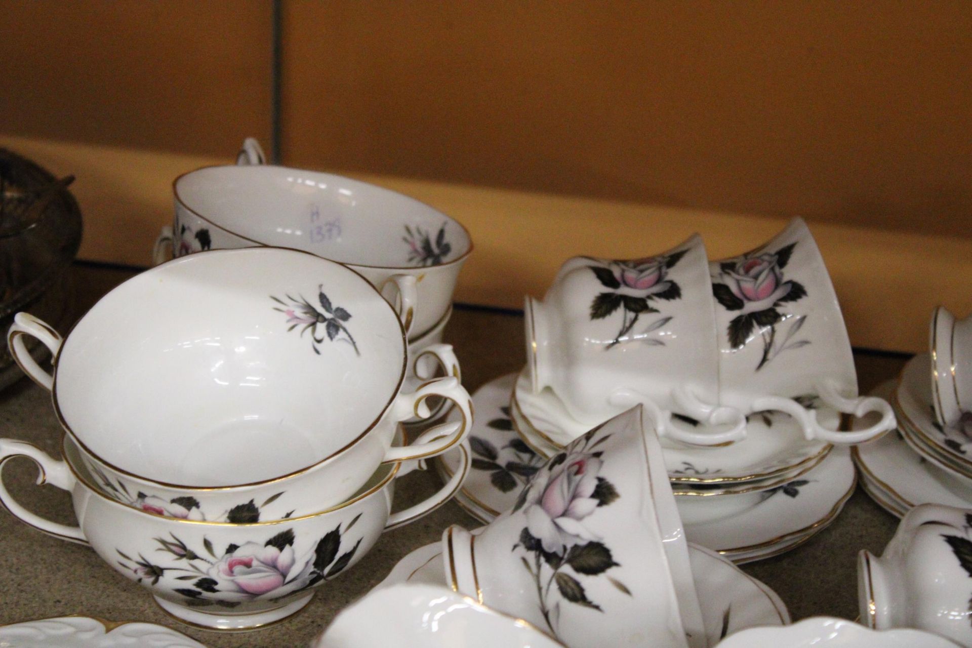 A LARGE QUANTITY OF ROYAL ALBERT "QUEEN'S MESSENGER" TO INCLUDE SANDWICH TRAY, COFFEE CUPS AND - Image 2 of 6
