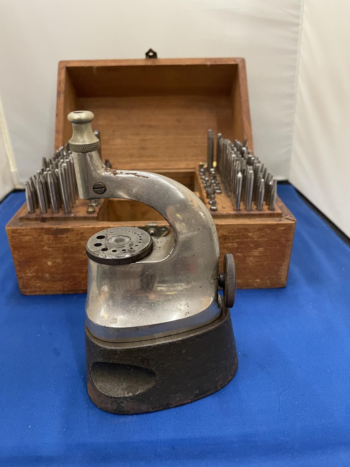 A BOLEY WATCHMAKERS RIVETING AND STAKING TOOLS (COMPLETE SET) IN ORIGINAL WOODEN BOX - Image 10 of 14