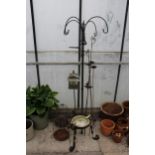 A N ASSORTMENT OF METAL GARDEN ITEMS TO INCLUDE BIRDBATHS, PLANT STAND AND A HANGING LANTERN ETC