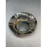 A STERLING SILVER CIRCULAR DISH GROSS WEIGHT 19.91 GRAMS