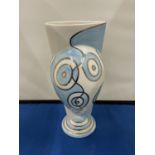 A LIMITED EDITION 8/250 SMIC VASE BY COLIN DOWNES IN THE STYLE OF CLARICE CLIFF