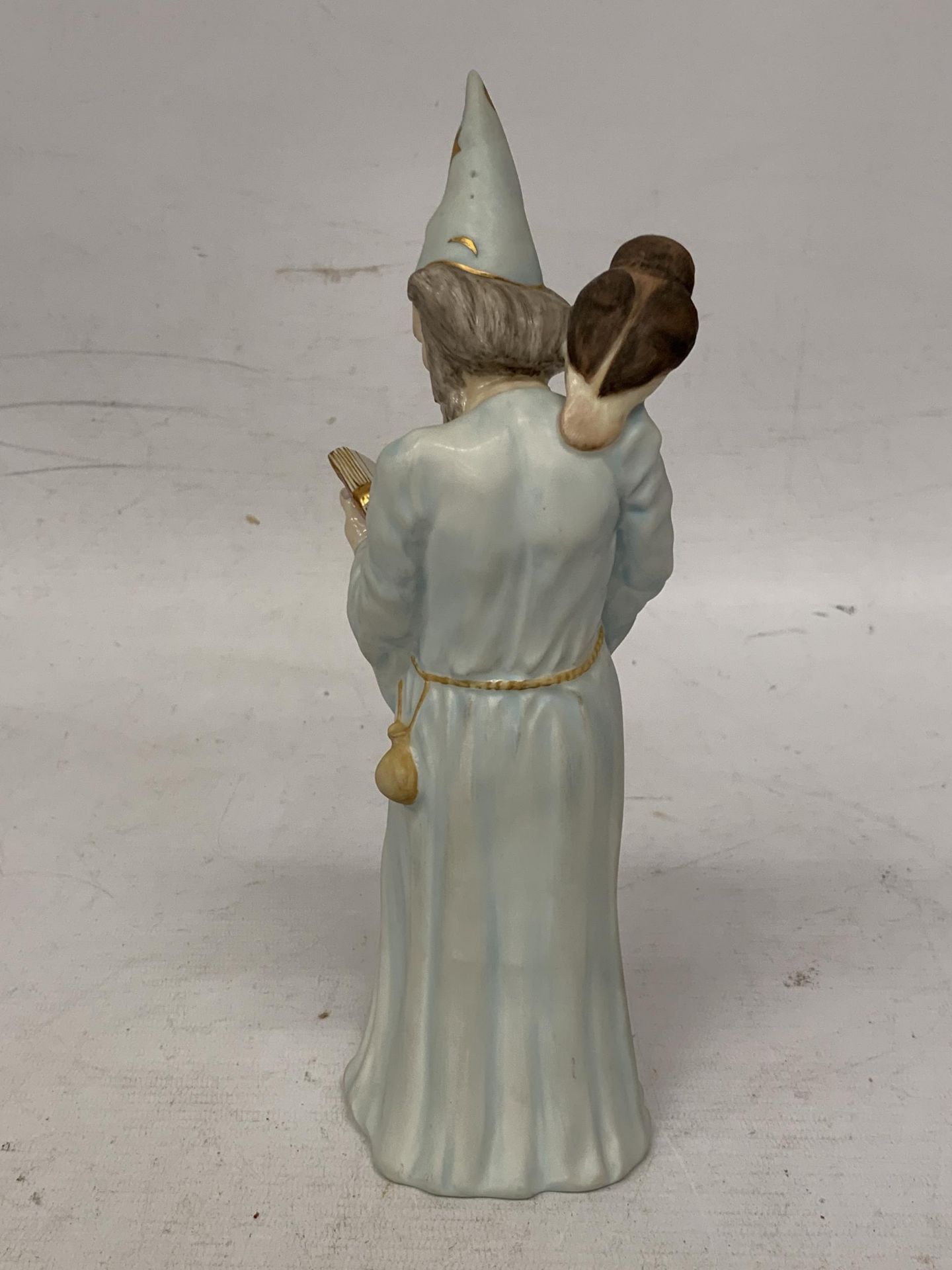 A ROYAL DOULTON FIGURE "THE WIZARD" HN 4069 LIMITED EDITION SIGNED IN GOLD - Image 3 of 5