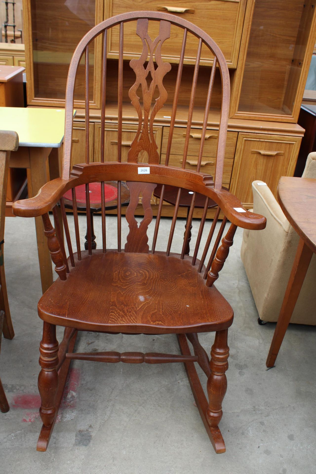 A WINDSOR STYLE BEECH FARMHOUSE CHAIR WITH PIERCED SPLAT BACK AND TURNED UPRIGHTS - Image 2 of 2