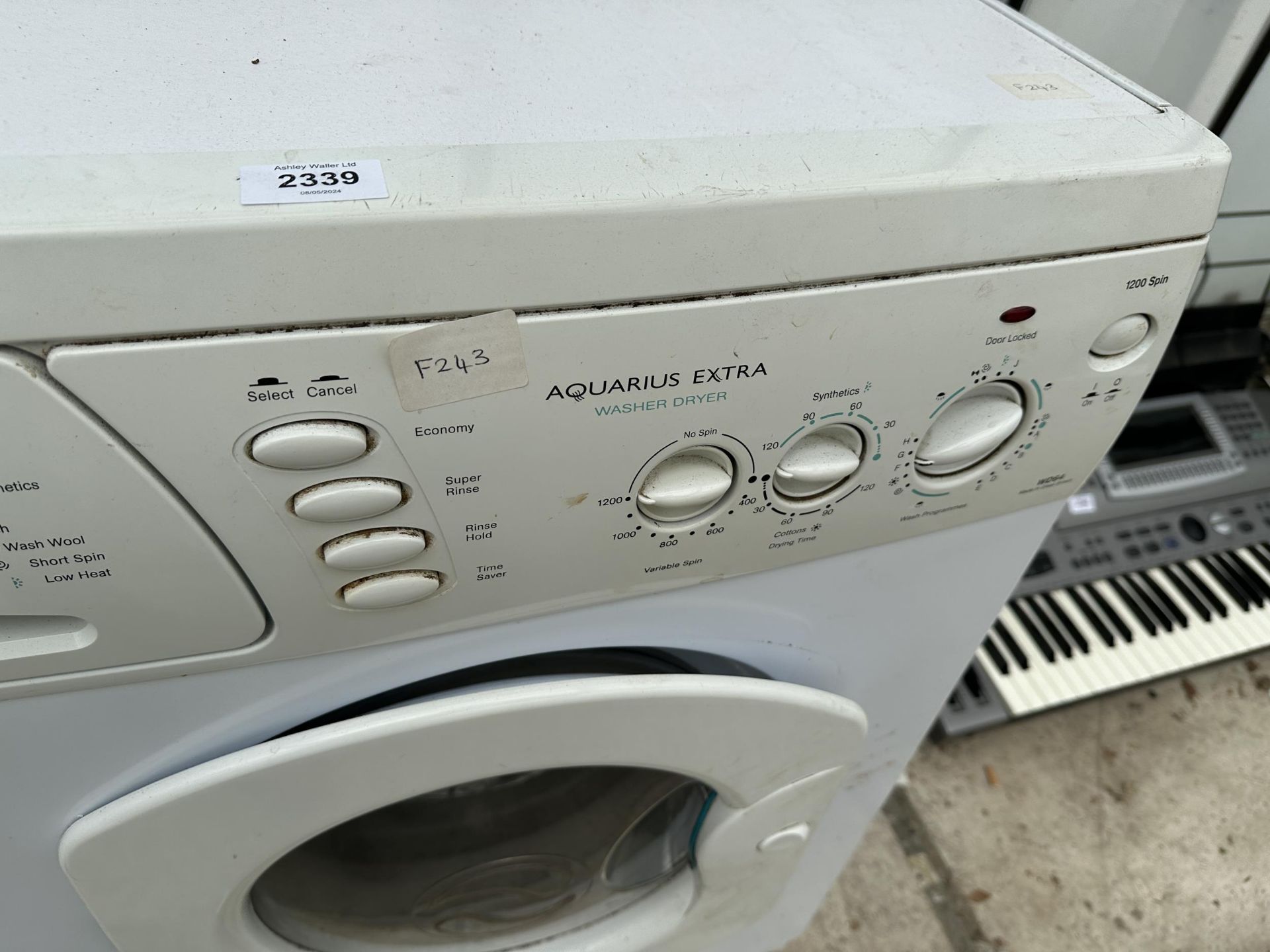 A WHITE HOTPOINT WASHER/DRYER MACHINE - Image 2 of 3