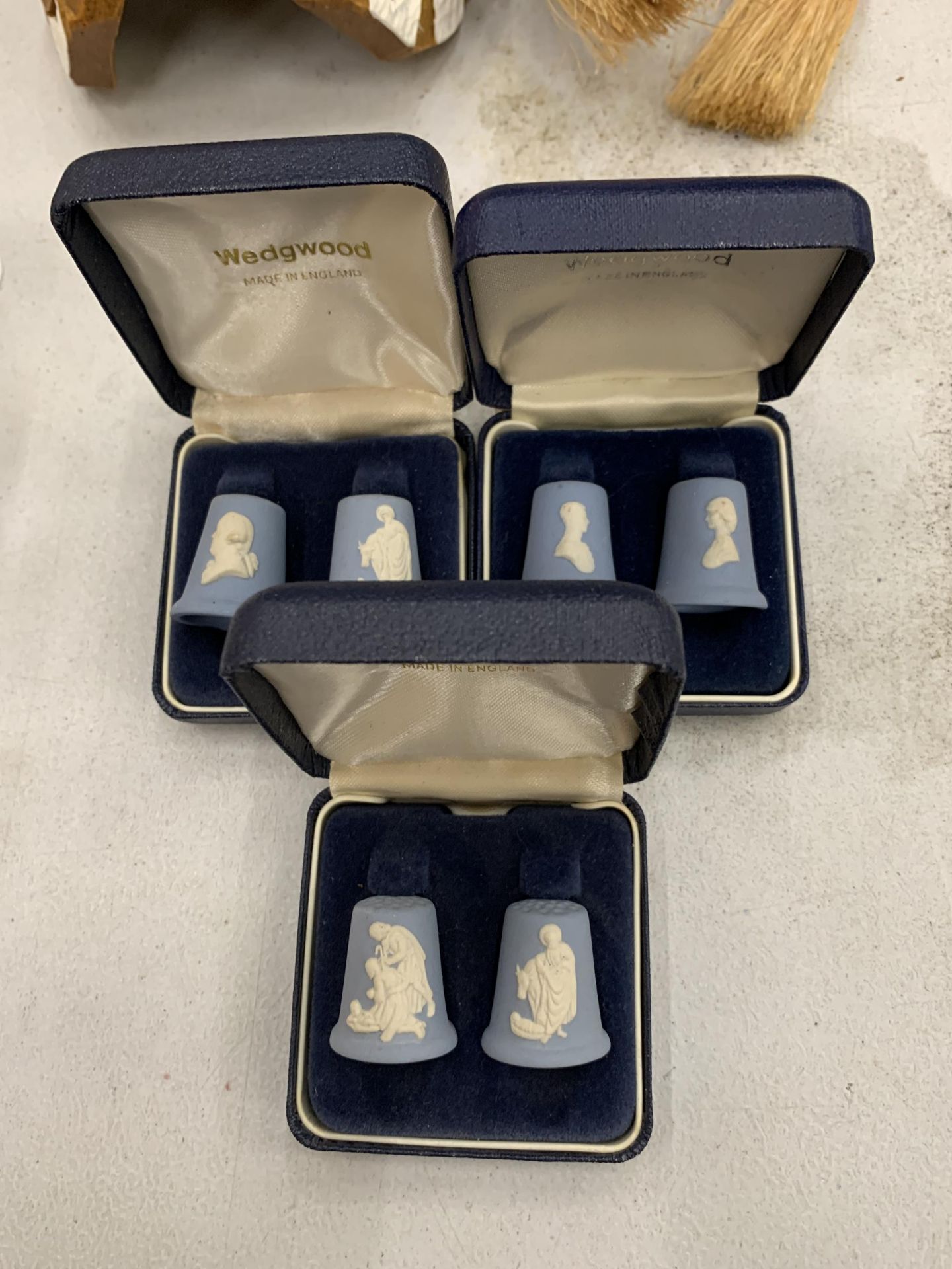 THREE BOXED WEDGWOOD JASPERWARE THIMBLES (6 IN TOTAL)