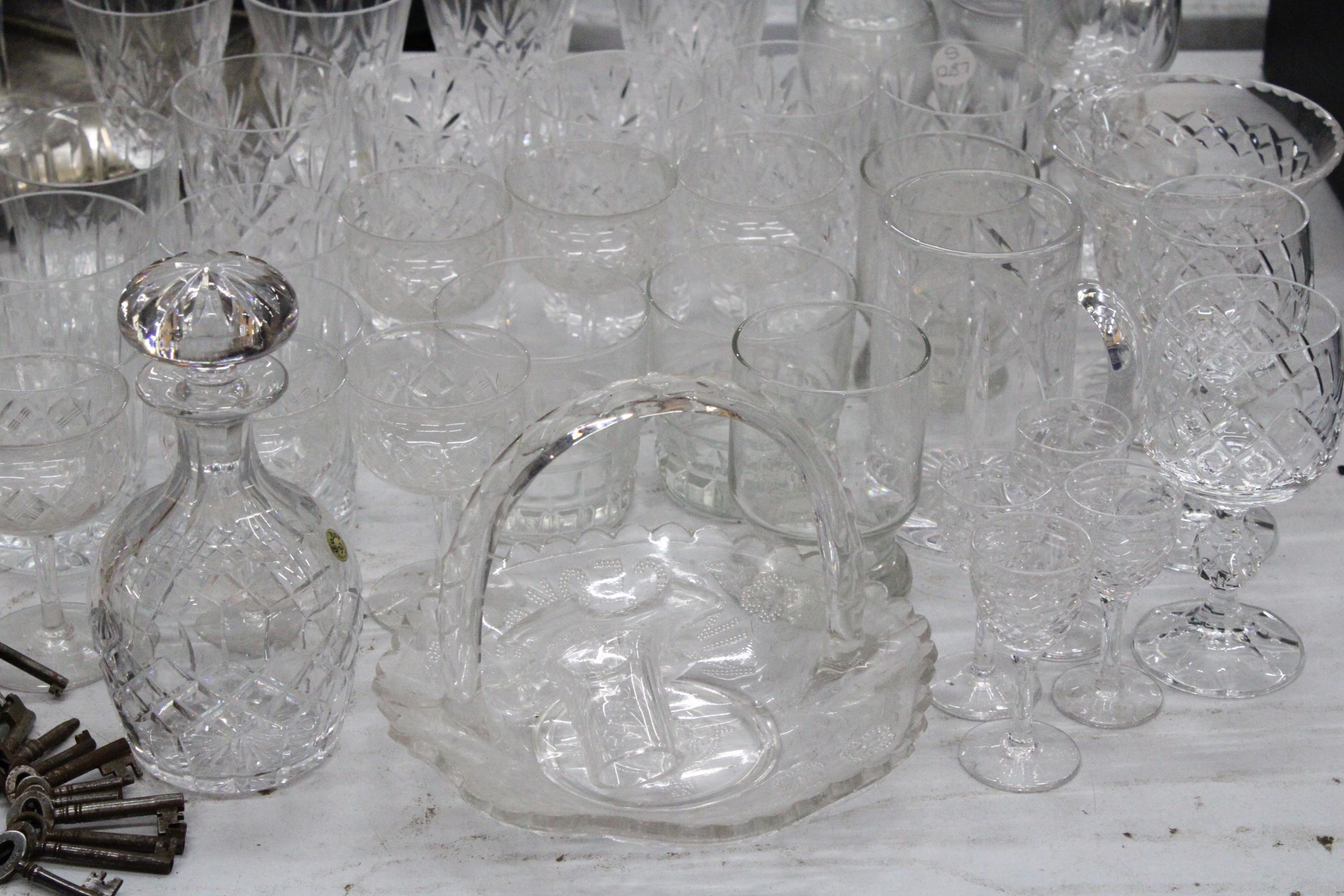 A LARGE QUANTITY OF GLASSES TO INCLUDE CHAMPAGNE, WINE, TUMBLERS, SHERRY, SPIRITS, TUMBLERS, A SMALL - Image 2 of 6