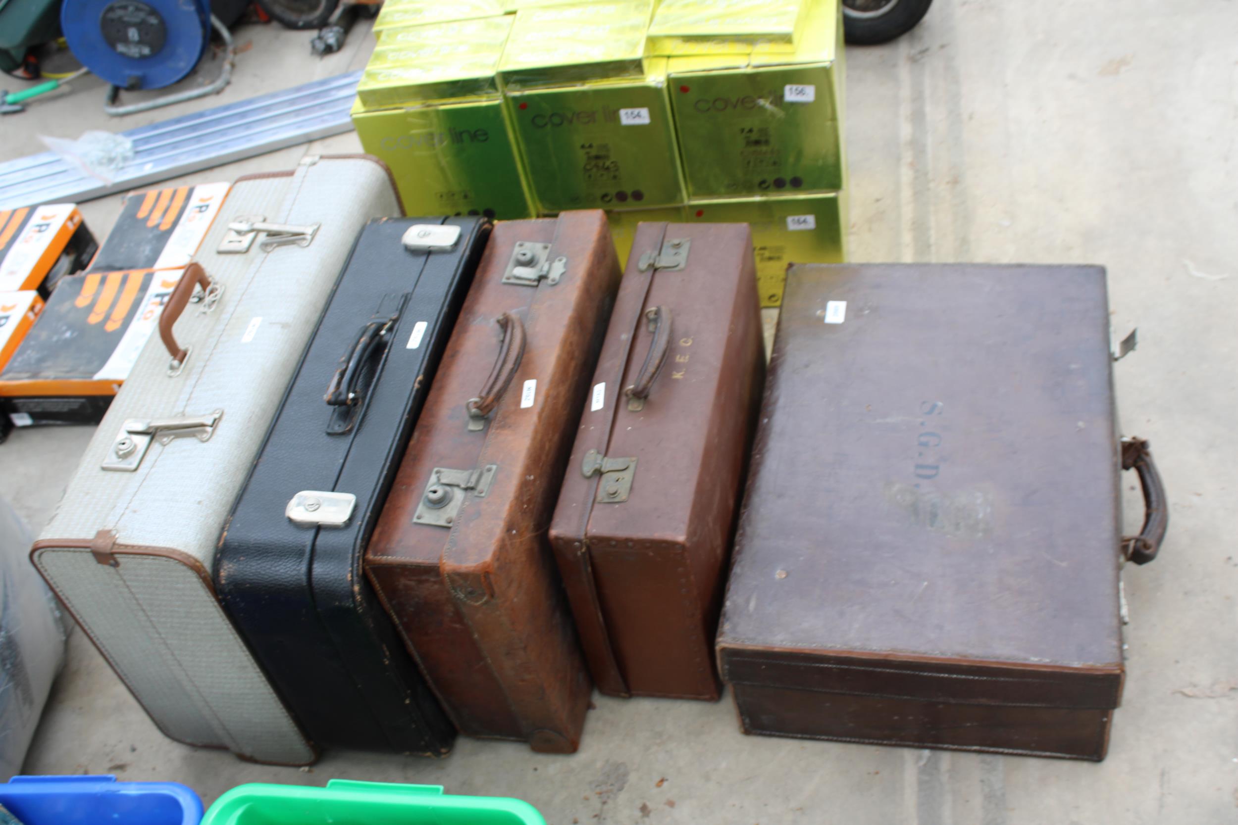 FIVE VARIOUS VINTAGE TRAVEL CASES - Image 2 of 2