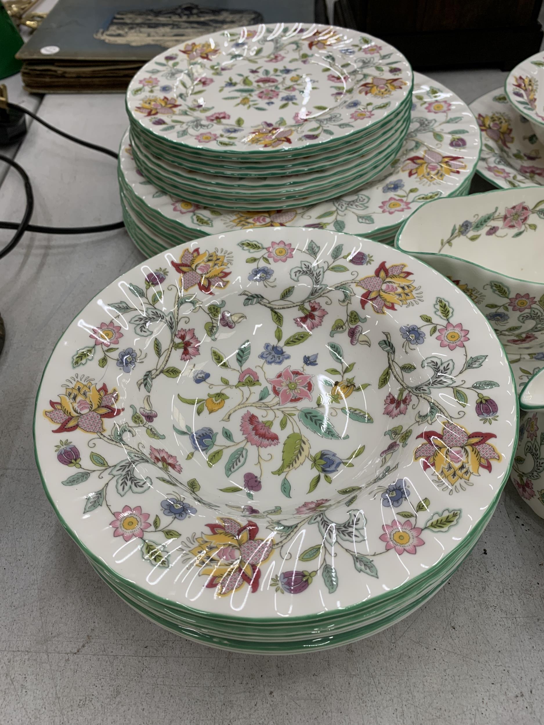 A LARGE QUANTITY OF MINTON HADDON HALL TO INCLUDE SERVING BOWLS, PLATTER, DINNER PLATES, SOUP BOWLS, - Image 2 of 7
