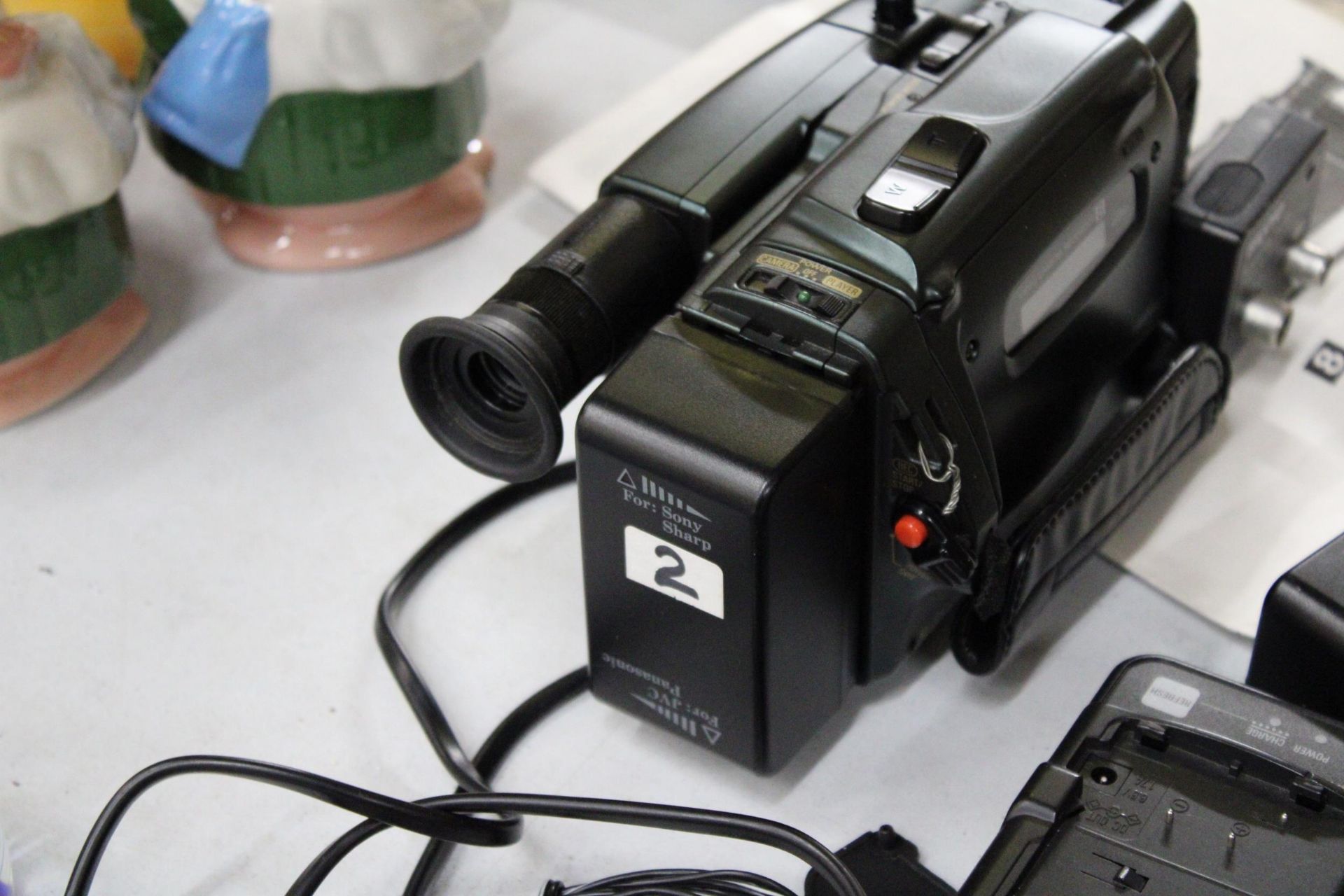 A SANYO, 8MM, CAMCORDER, VM-EX25P, WITH INSTRUCTIONS - Image 6 of 7