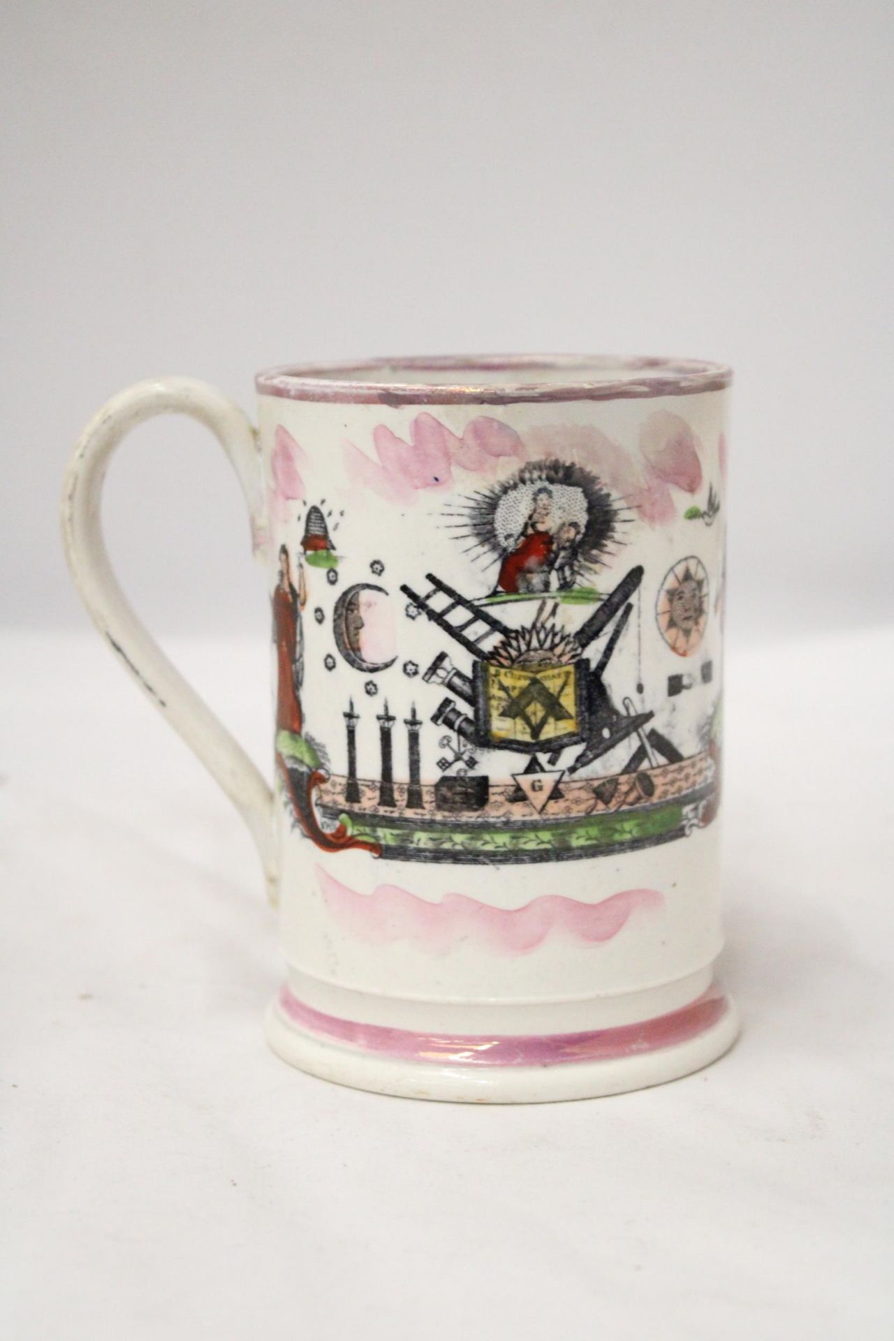 A 19TH CENTURY STAFFORDSHIRE POTTERY FROG MUG WITH 'GOD SAVE THE QUEEN' EMBLEM - Image 3 of 5
