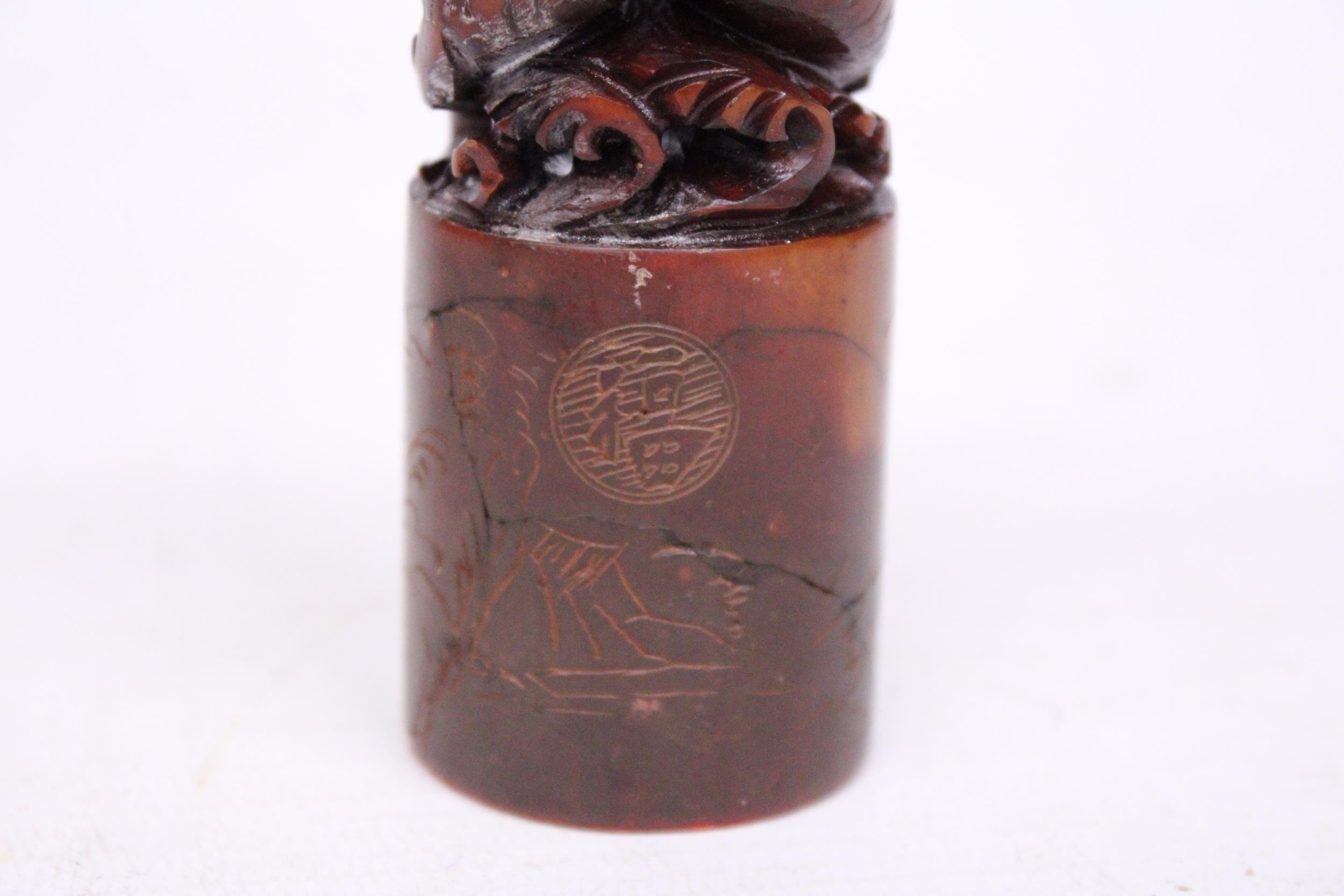 A VINTAGE CHINESE MARBLE STAMP BOX SET - Image 7 of 7