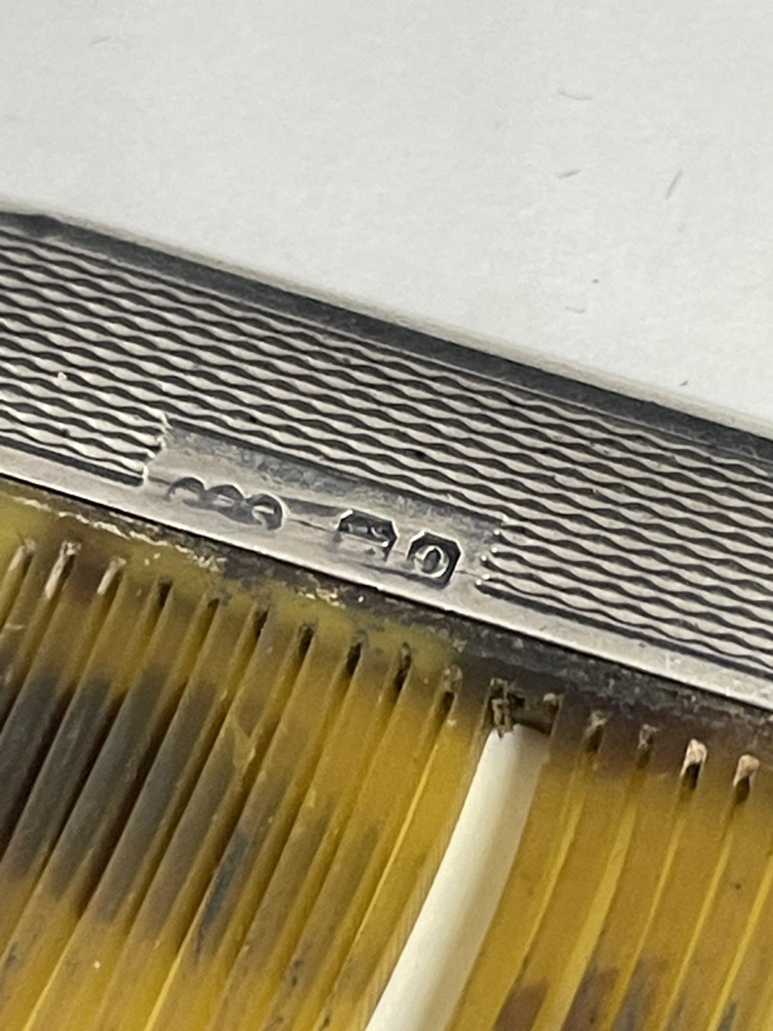 A HALLMARKED BIRMINGHAM SILVER COMB CASE - Image 3 of 3