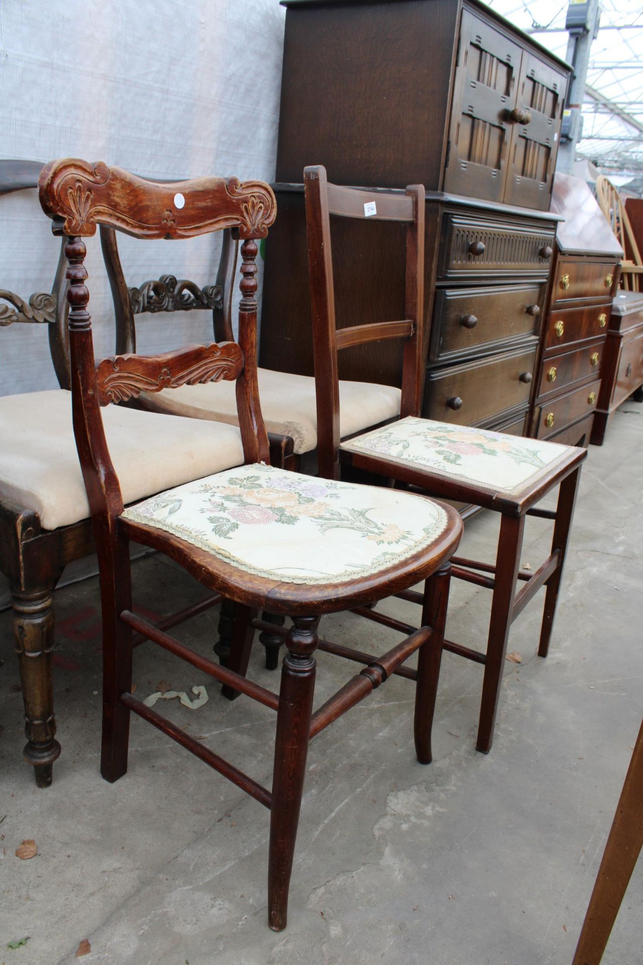 A PAIR OF VICTORIAN SIMULATED ROSEWOOD DINING CHAIRS AND TWO BEDROOM CHAIRS - Image 2 of 3