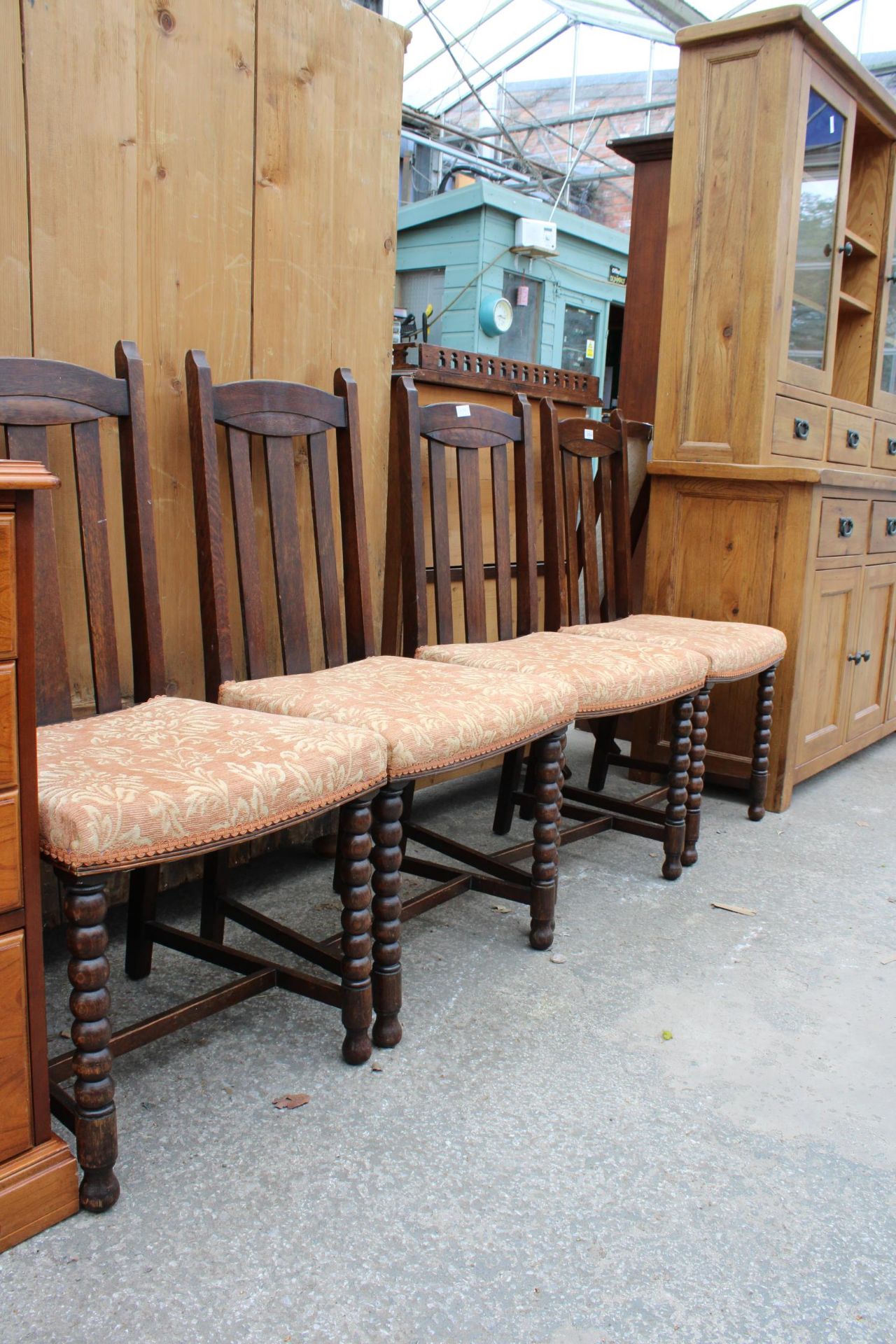 A SET OF FOUR OAK EARLY 20TH CENTURY DINING CHAIRS ON BOBBIN TURNED LEGS - Image 2 of 2