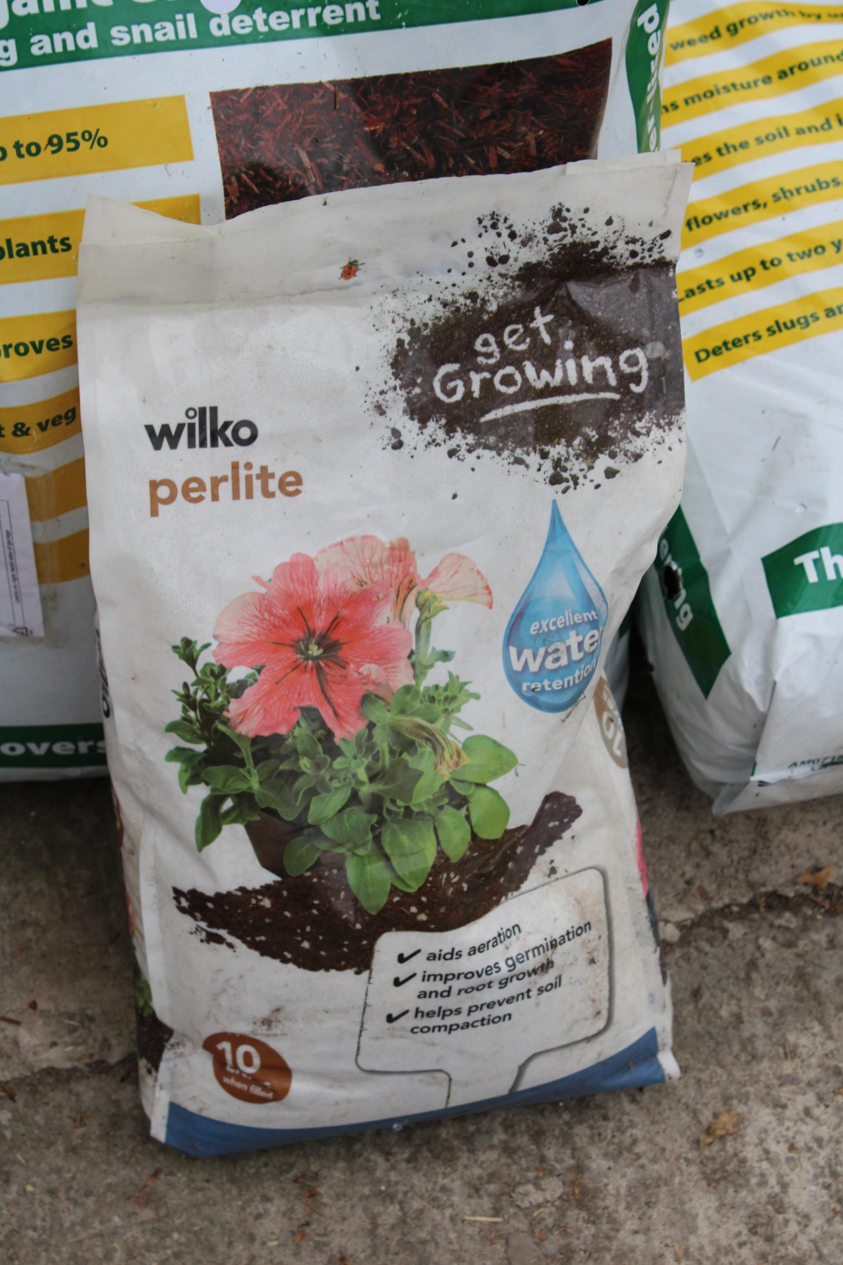 THREE BAGS OF STRULCH STRAW MULCH AND A BAG OF WATER RETENTION GRANUALES - Image 3 of 3