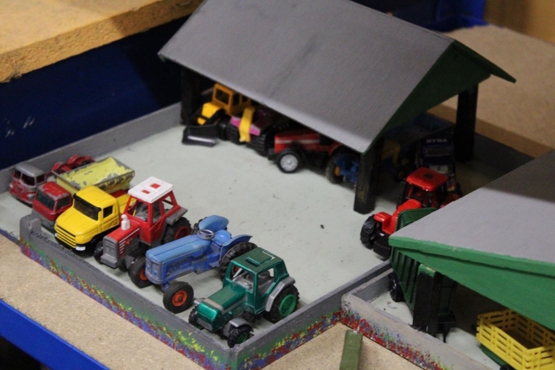 A SMALL FARM LAYOUT TO INCLUDE FARM RELATED VEHICLES ETC - Image 4 of 5