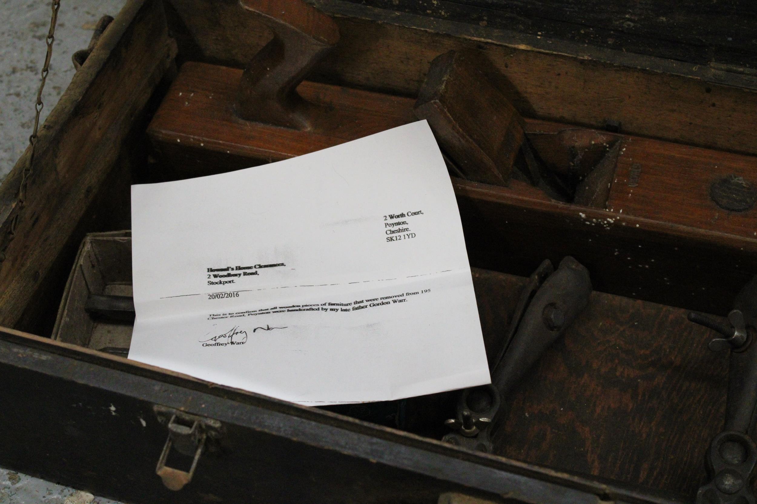 A VINTAGE WOODWORKERS CHEST BEARING INITIAL'S GW WITH TOOLS BELONGING TO RENOWNED CARPENTER GORDON - Image 5 of 6