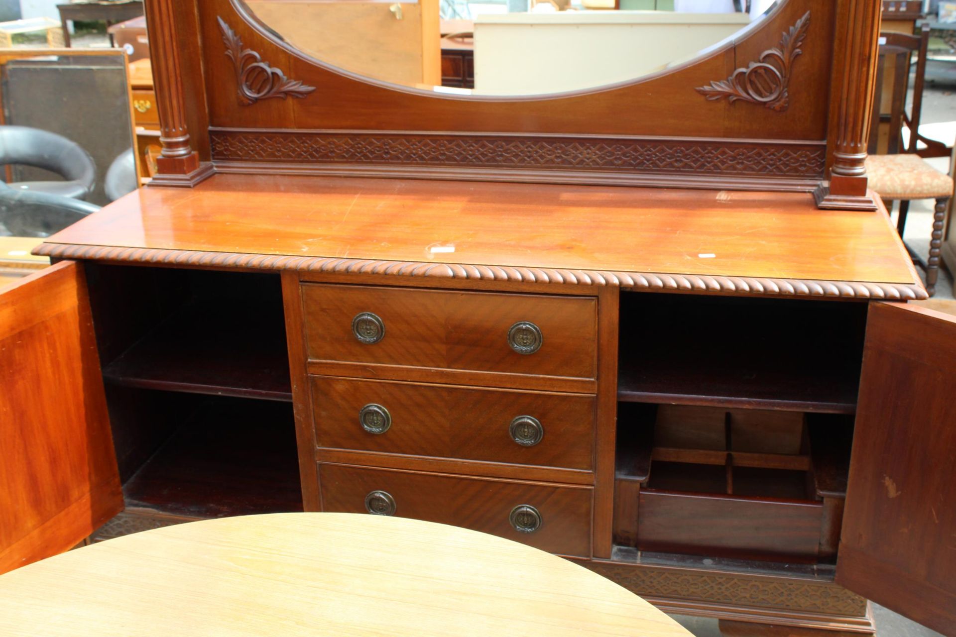 A LATE VICTORIAN MAHOGANY MIRROR-BACK SIDEBOARD ON CABRIOLE LEGS, ROPE EDGE, TWO TURNED AND FLUTED - Image 6 of 7