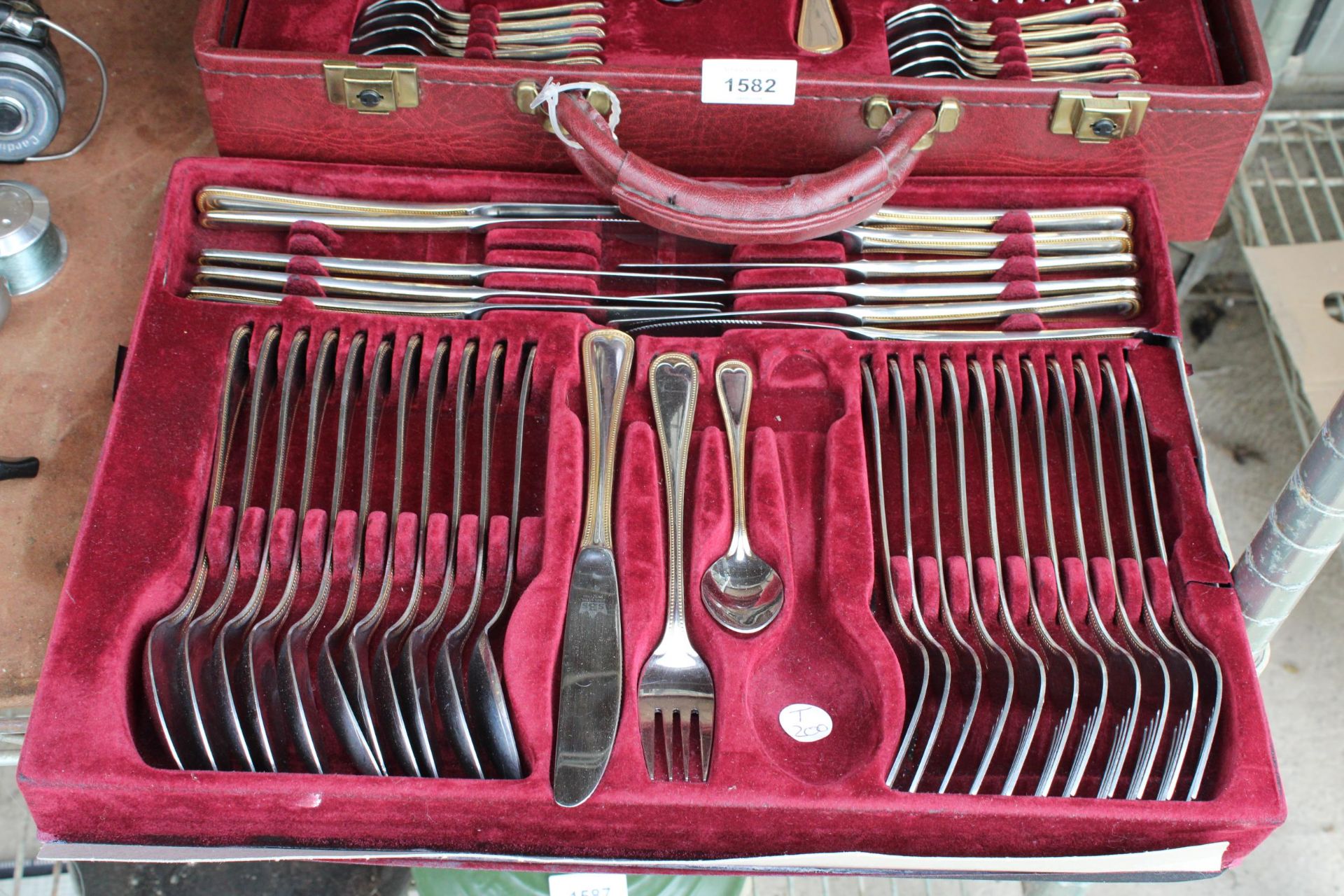 A CASED SBS CANTEEN OF CUTLERY (ONE SPOON MISSING) - Image 3 of 3