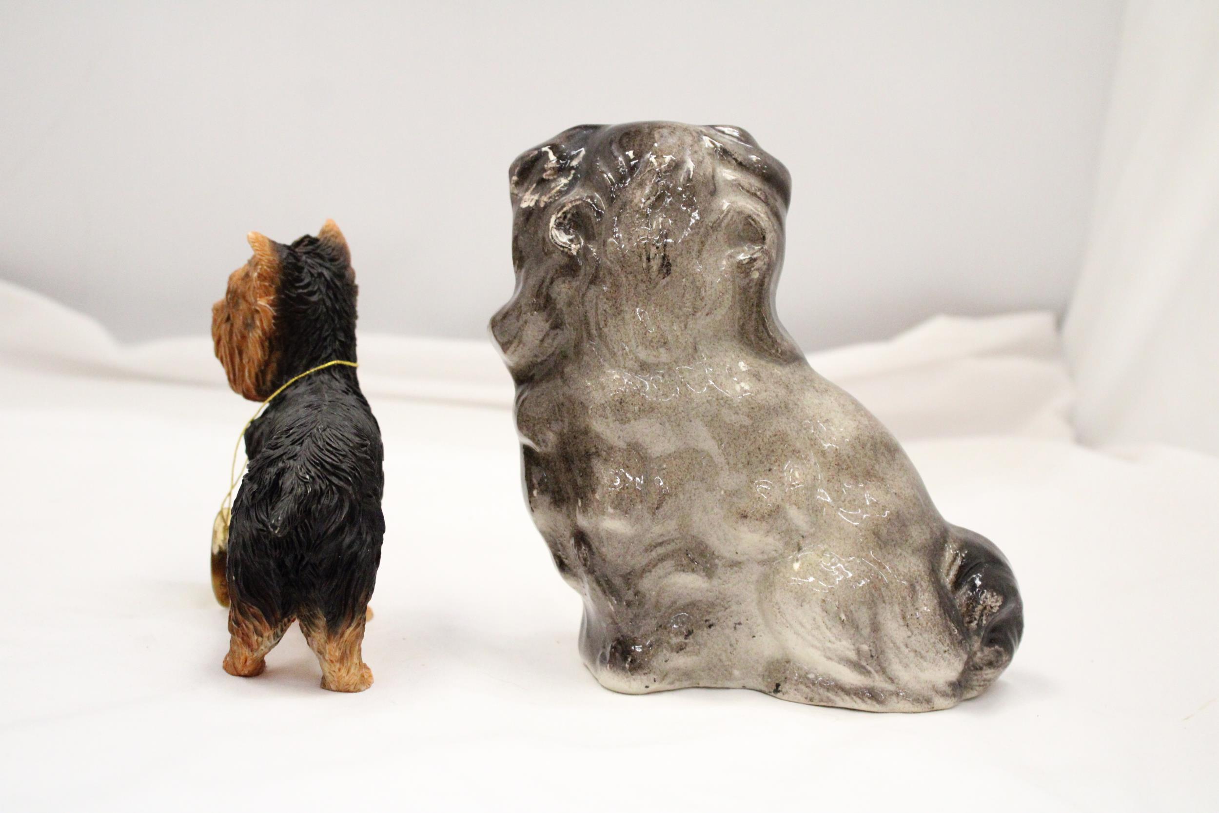 A FIGURE OF A MANTLE BLACK SPANIEL DOG AND A FURTHER LEONARD COLLECTION FIGURE OF A YORKSHIRE - Bild 4 aus 5