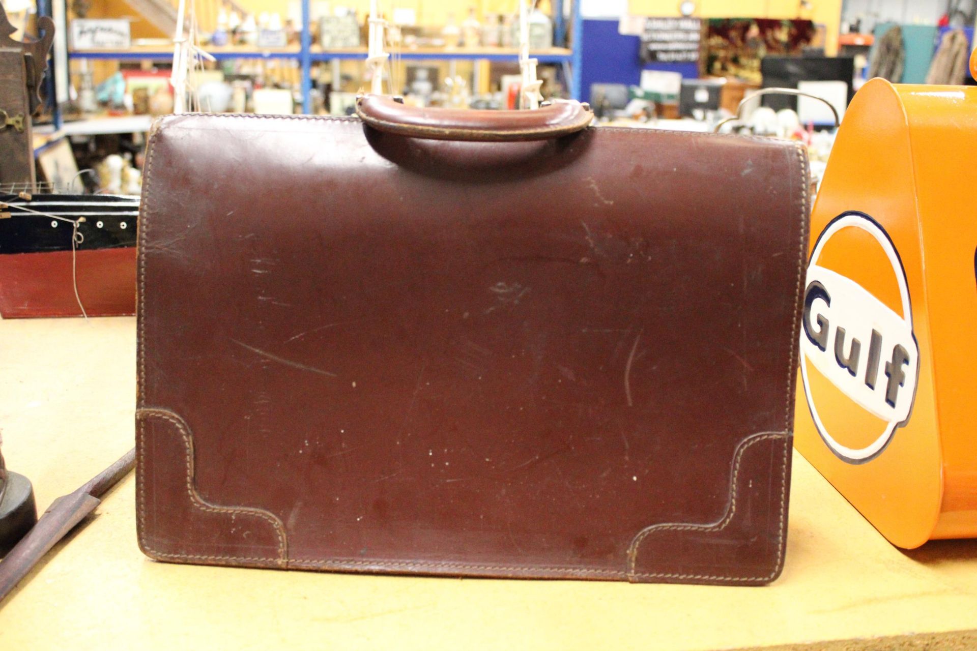 TWO VINTAGE BRIEFCASES - Image 5 of 6