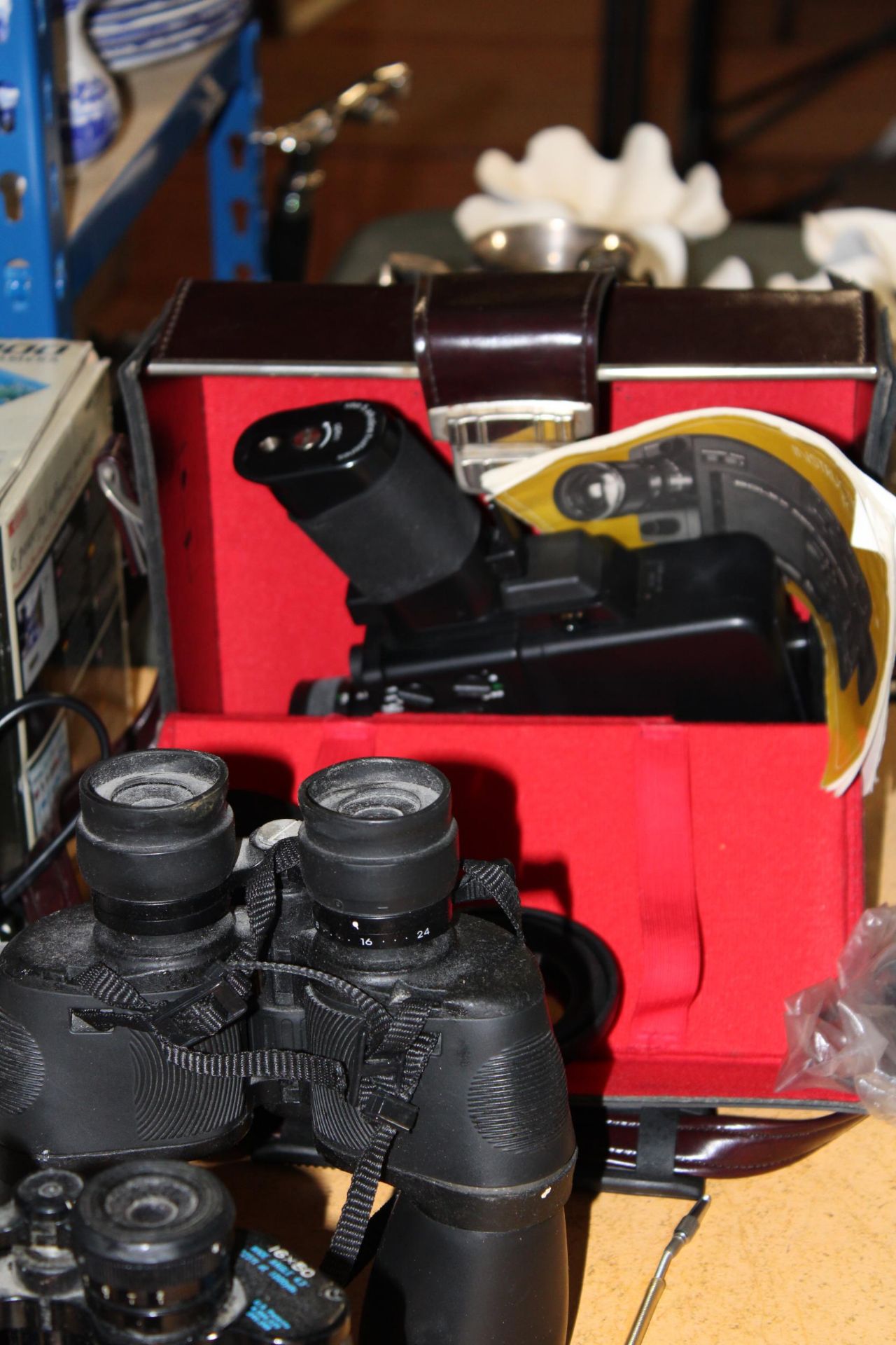 A COLLECTION OF CAMERAS TO INCLUDE, DACORA DIGNETTE, RICOH RDC-5300 DIGITAL CAMERA, CUPILO GX, BOLEX - Image 4 of 5