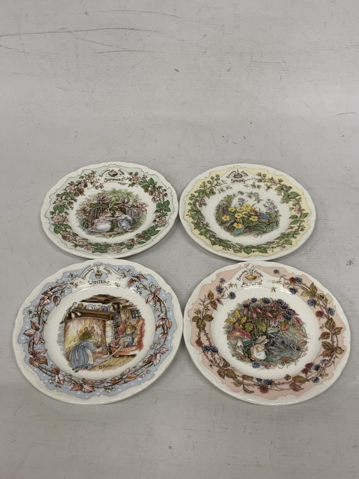 FOUR ROYAL DOULTON BRAMLEY HEDGE 16 CM (D) SEASON PLATES